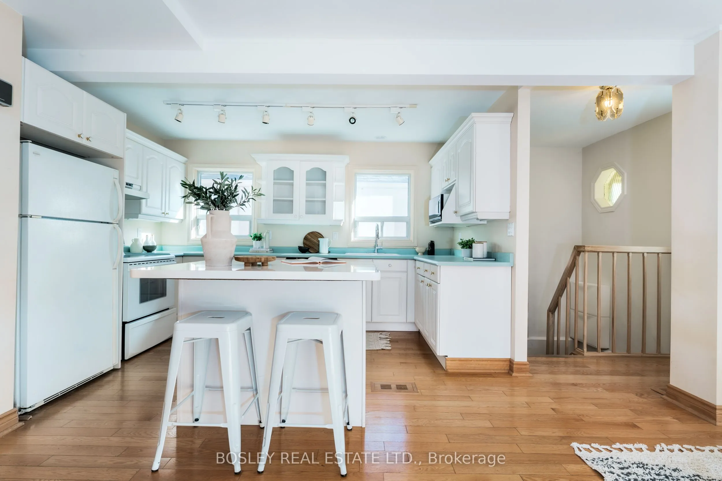309 Warden Avenue