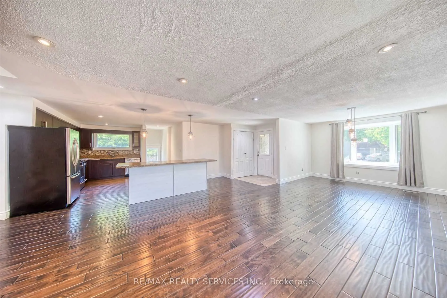 88 Clover Ridge Drive W