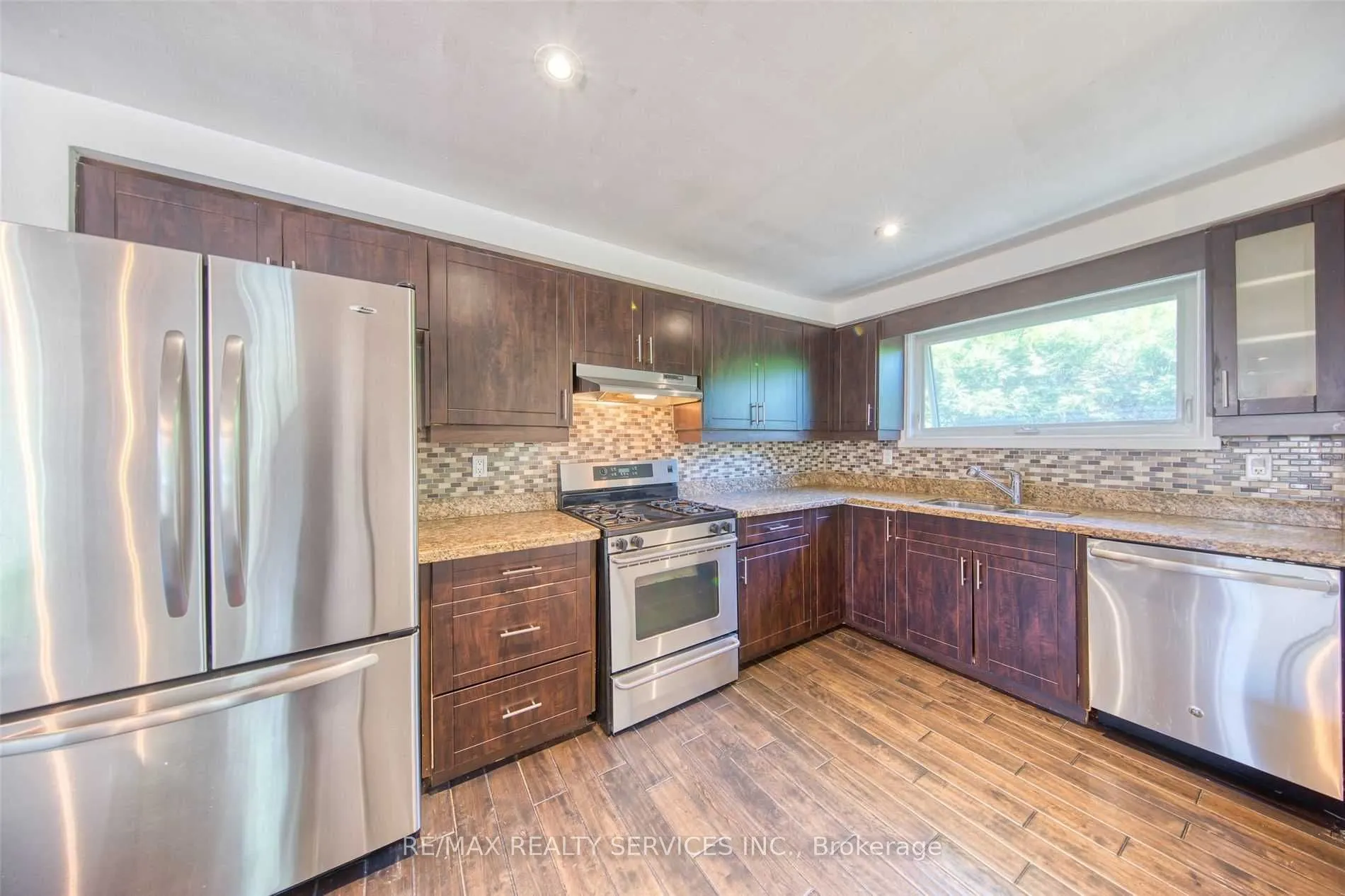 88 Clover Ridge Drive W