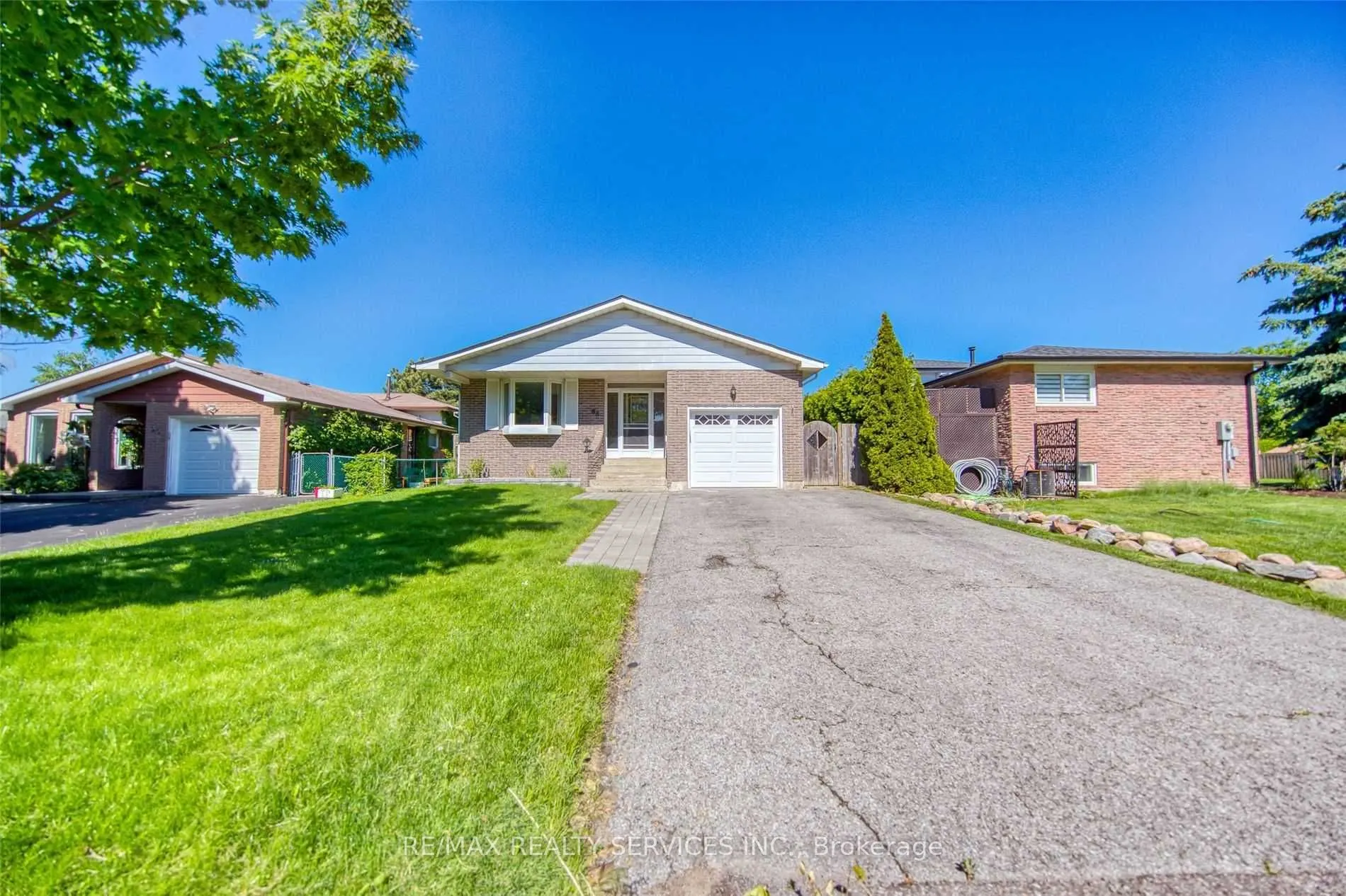 88 Clover Ridge Drive W