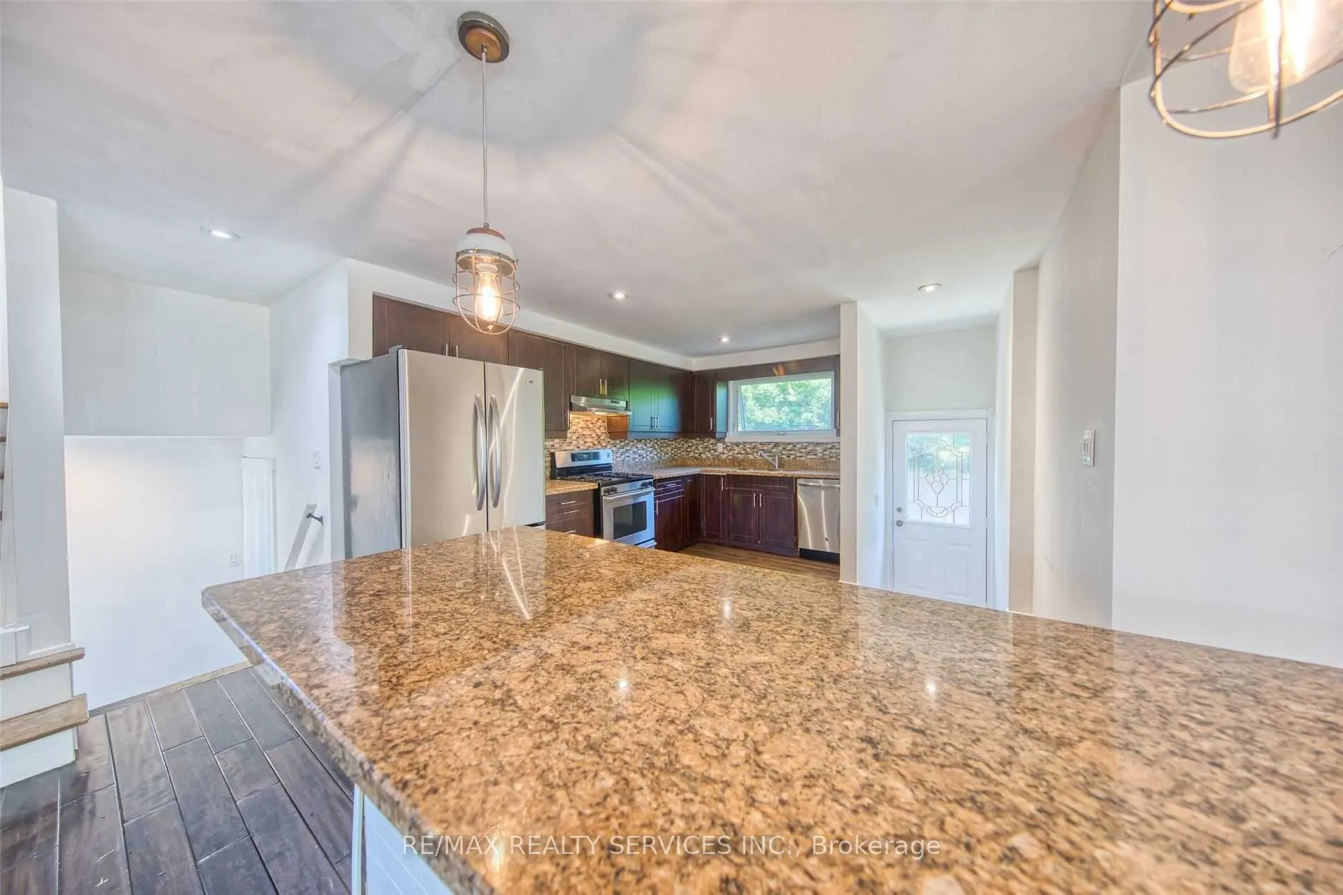 88 Clover Ridge Drive W