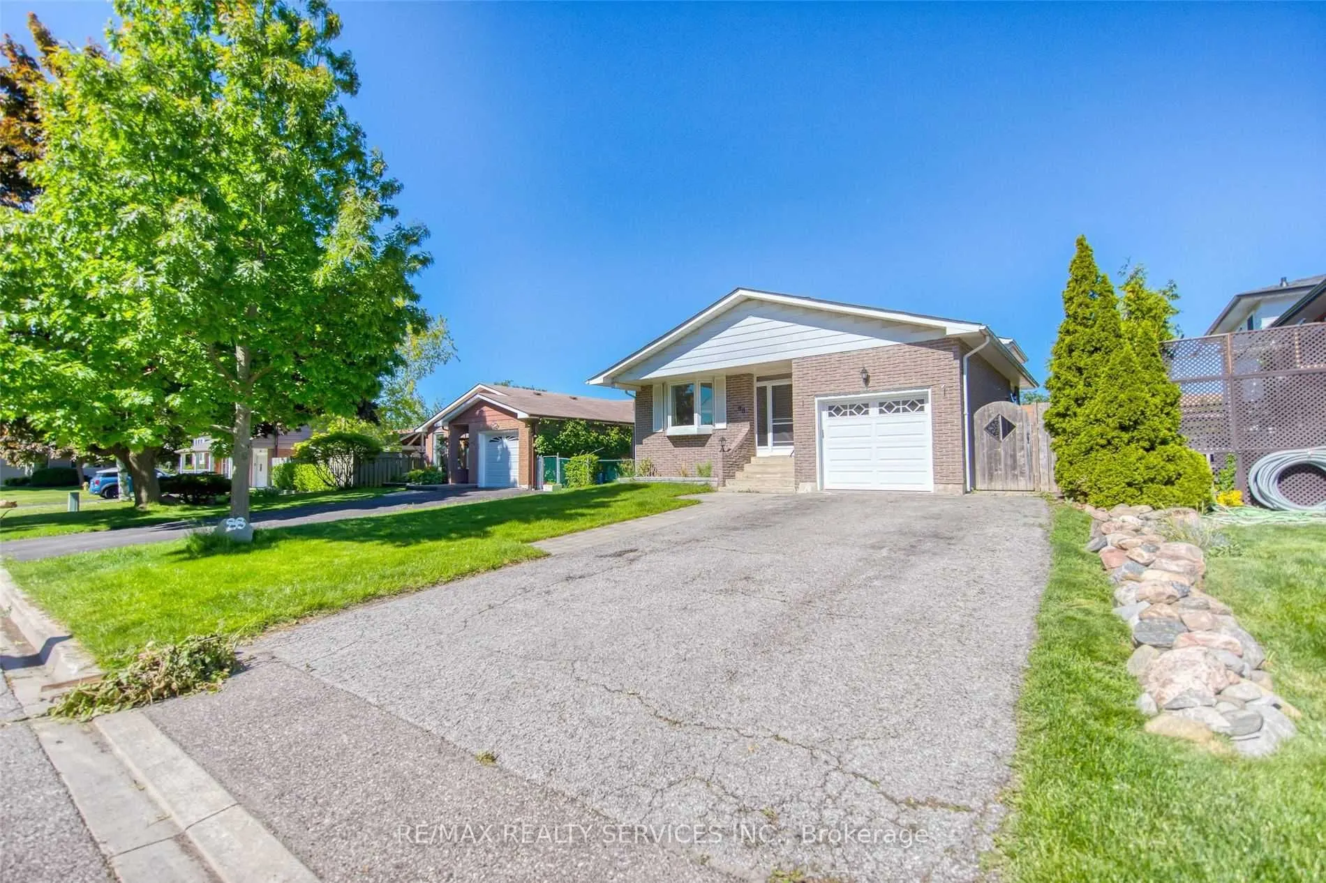 88 Clover Ridge Drive W