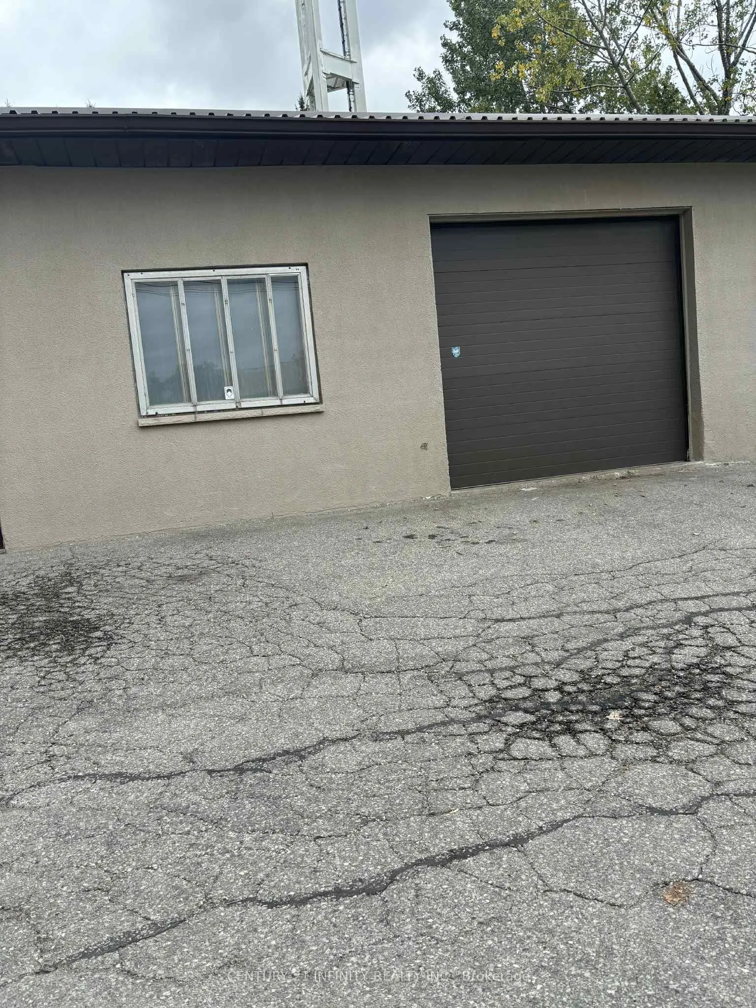 200 Valencia Road, #8