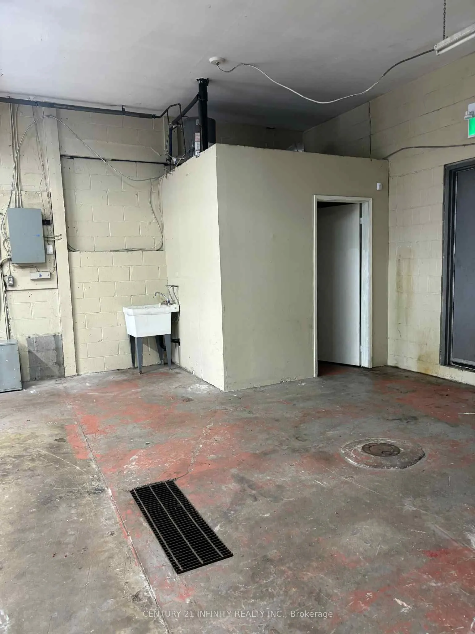 200 Valencia Road, #8