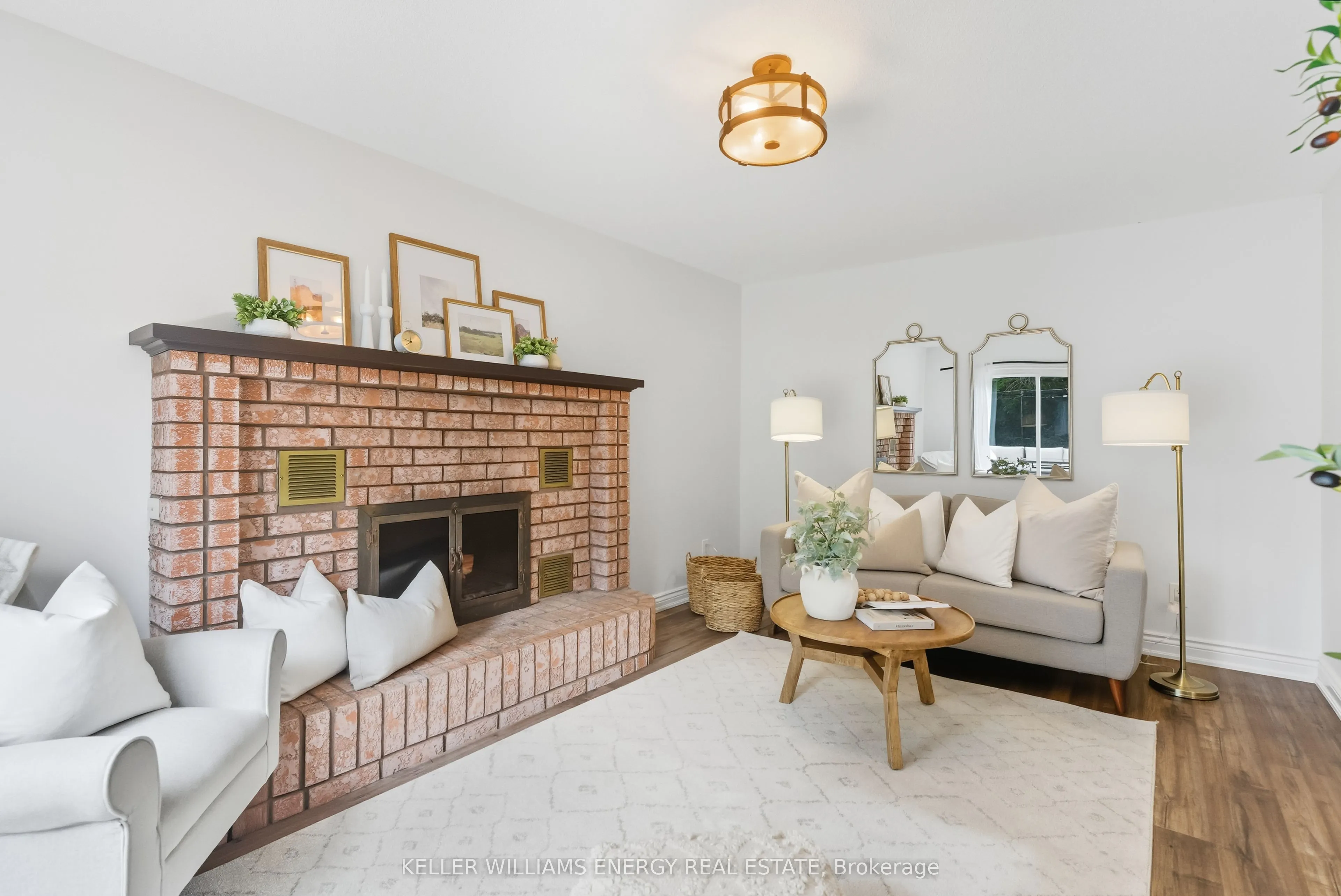54 Canadian Oaks Drive