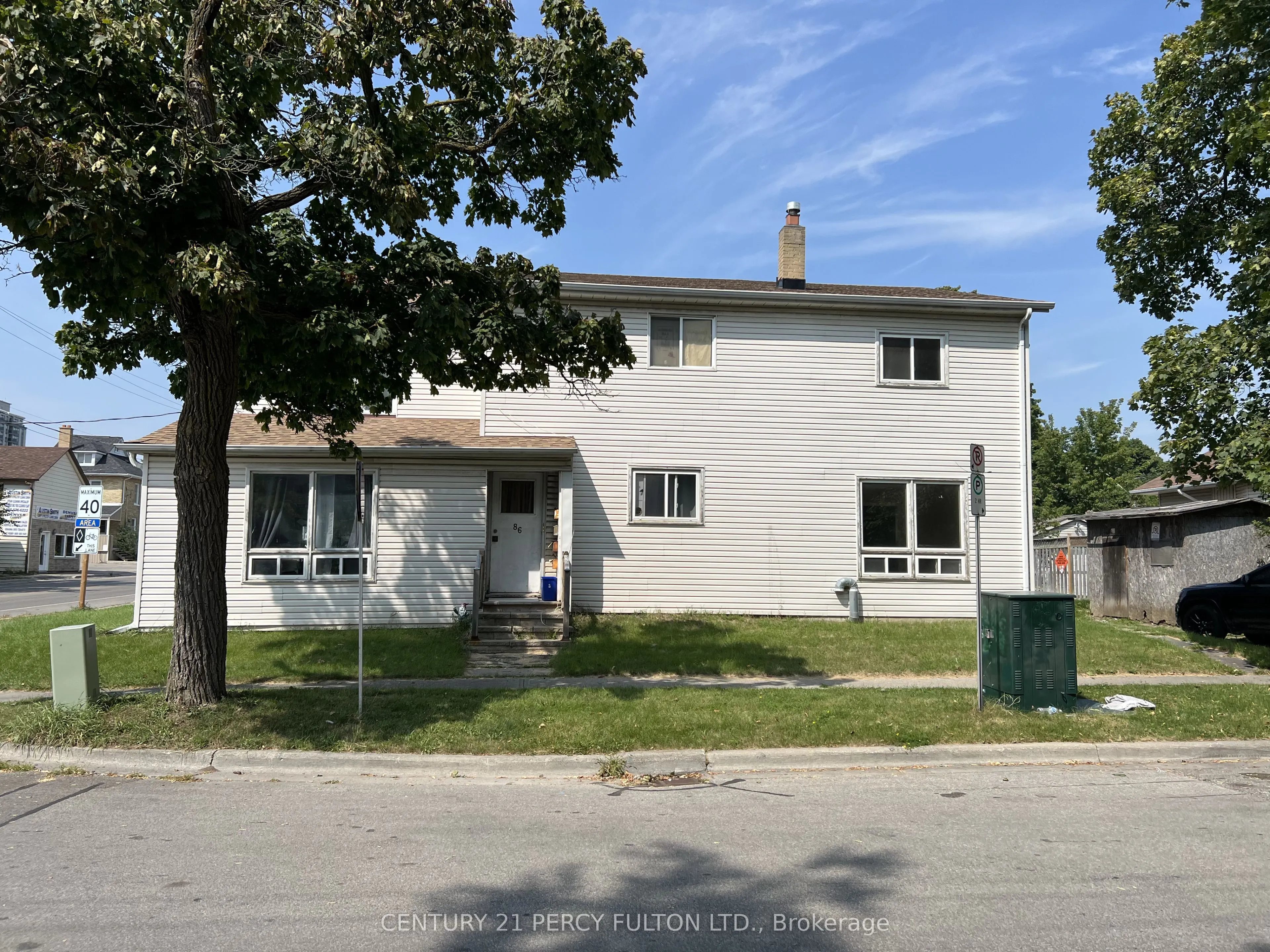 86 Brock Street E, #3