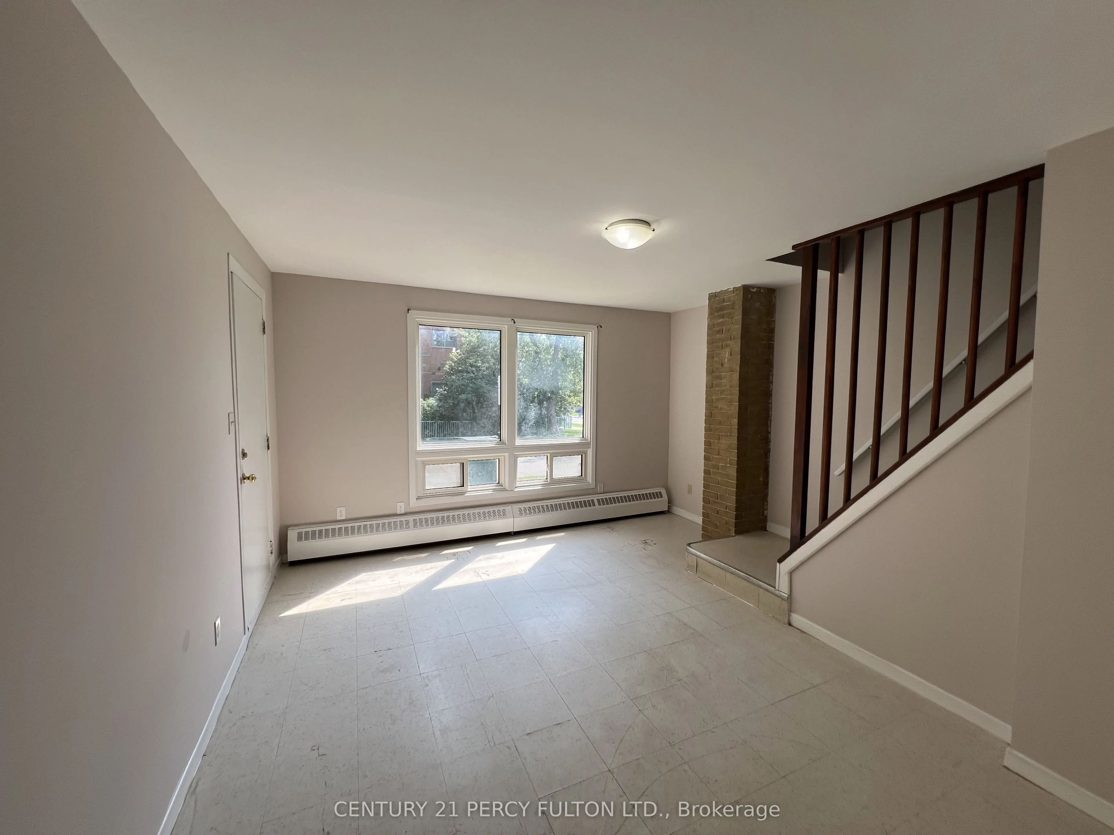 86 Brock Street E, #3