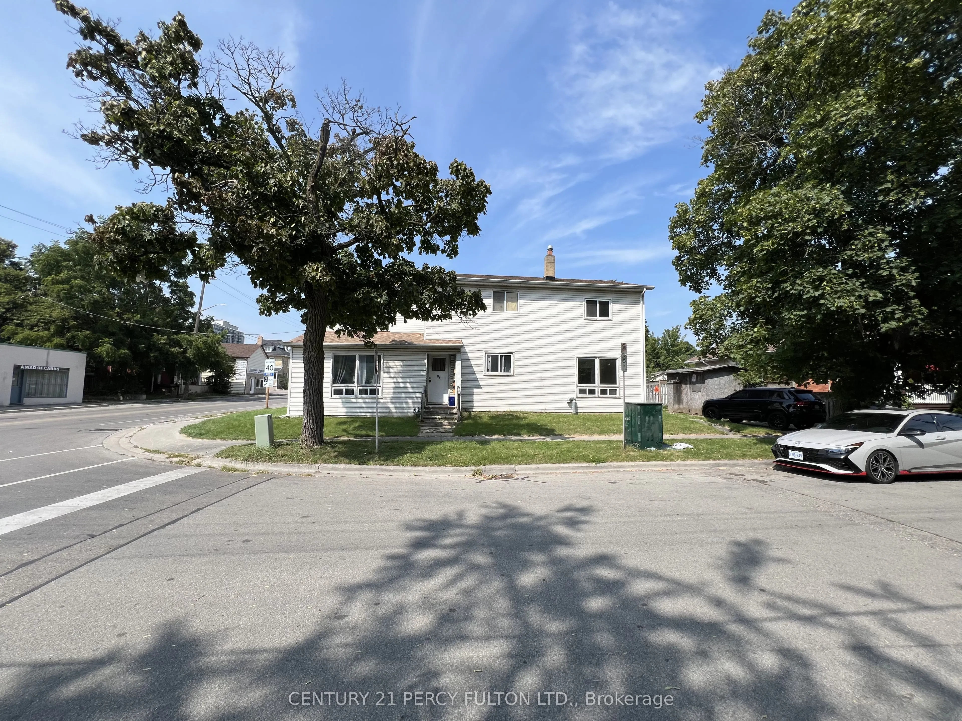 86 Brock Street E, #3