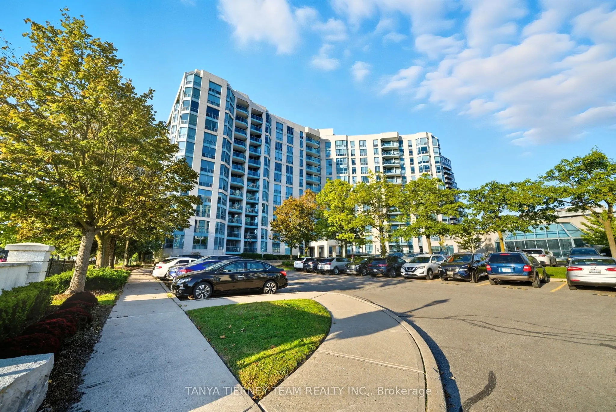 360 Watson Street, #805