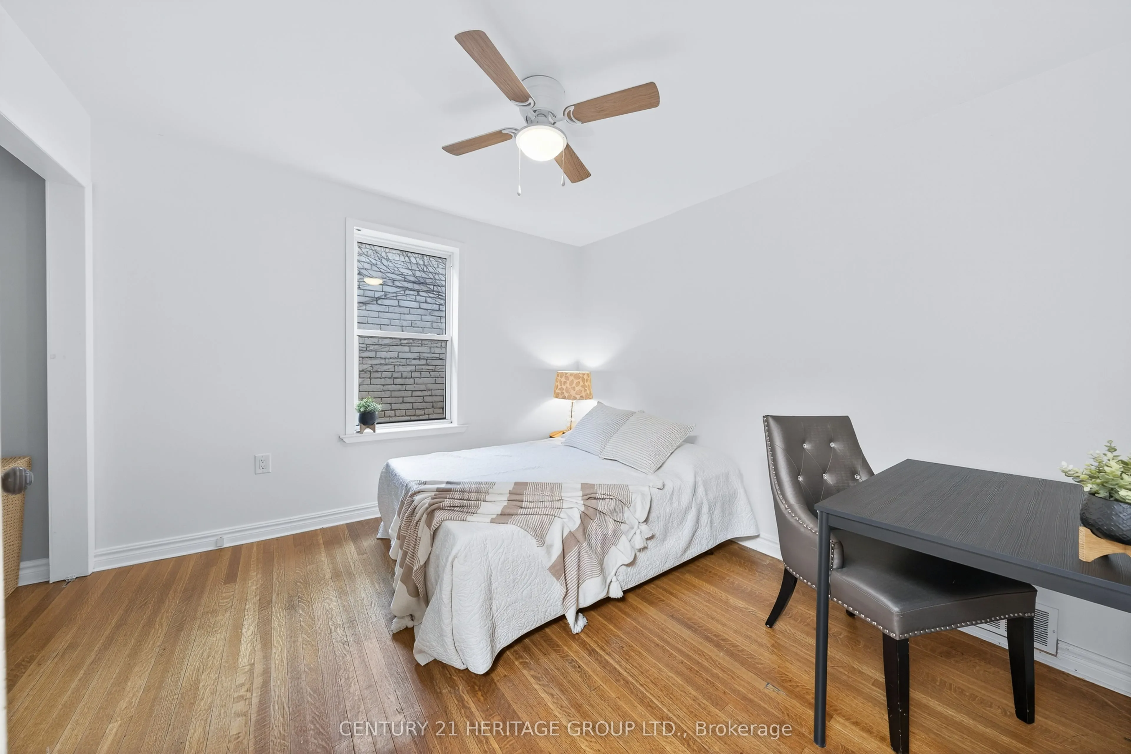 4 Orchard Park Boulevard