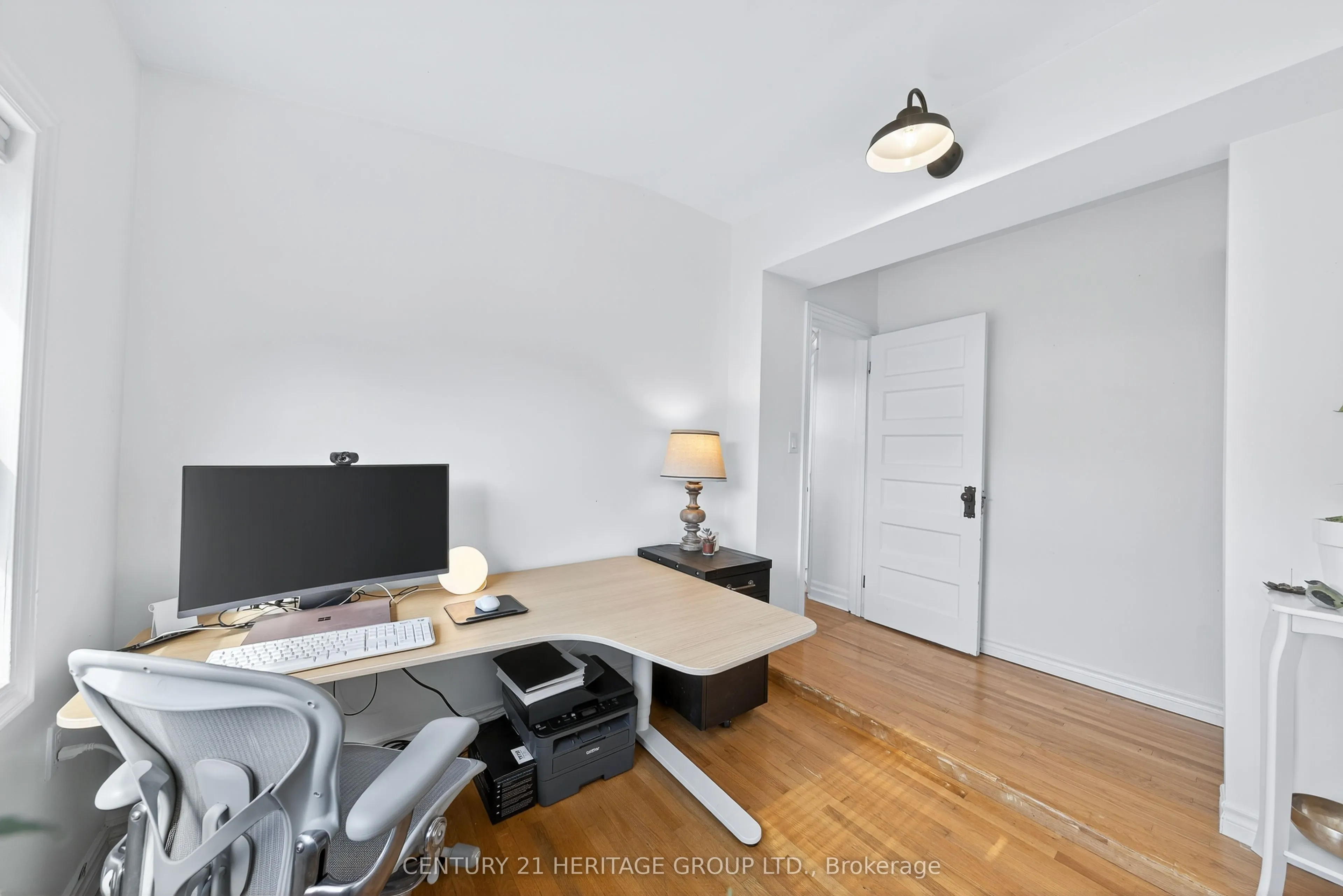 4 Orchard Park Boulevard