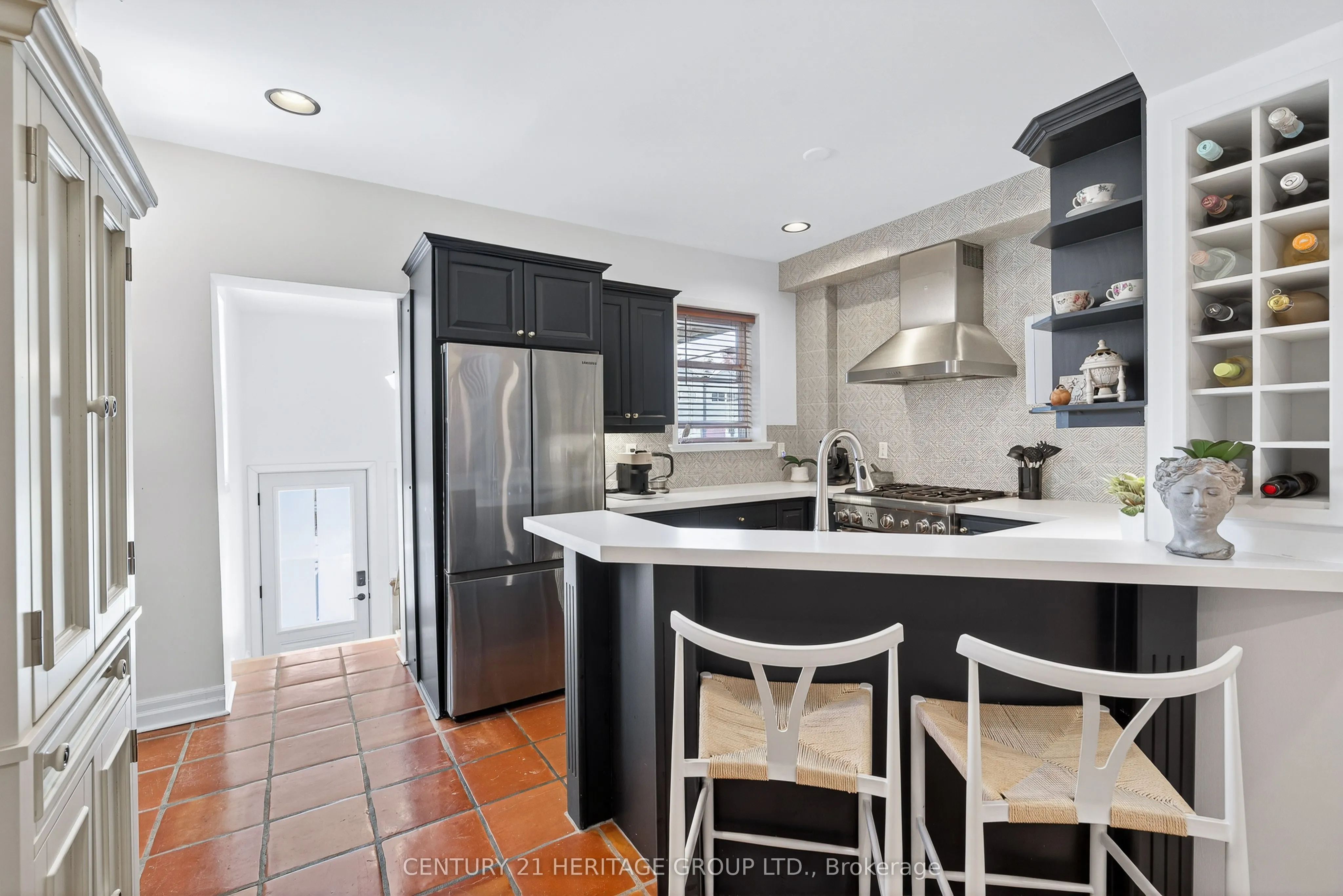 4 Orchard Park Boulevard
