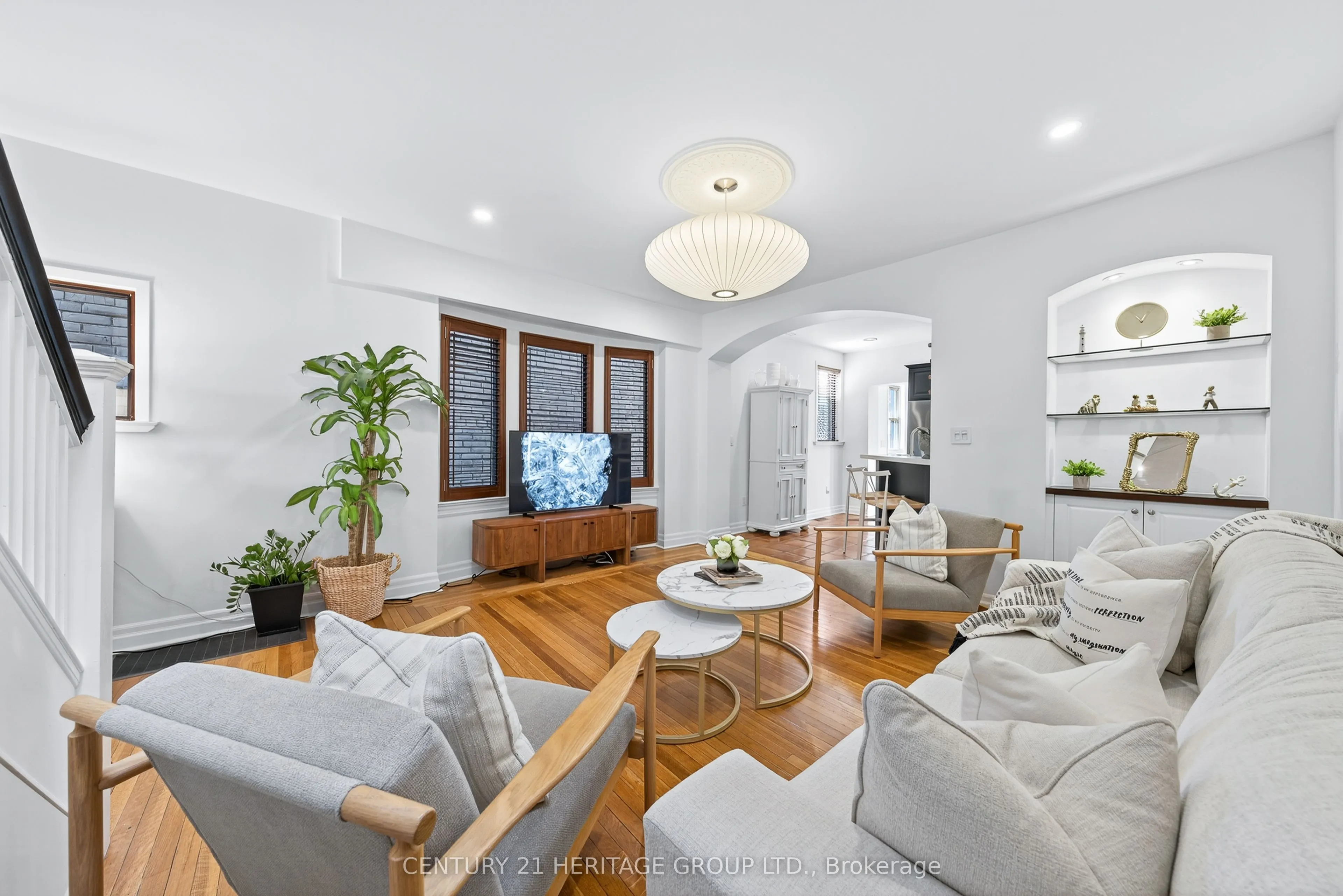 4 Orchard Park Boulevard