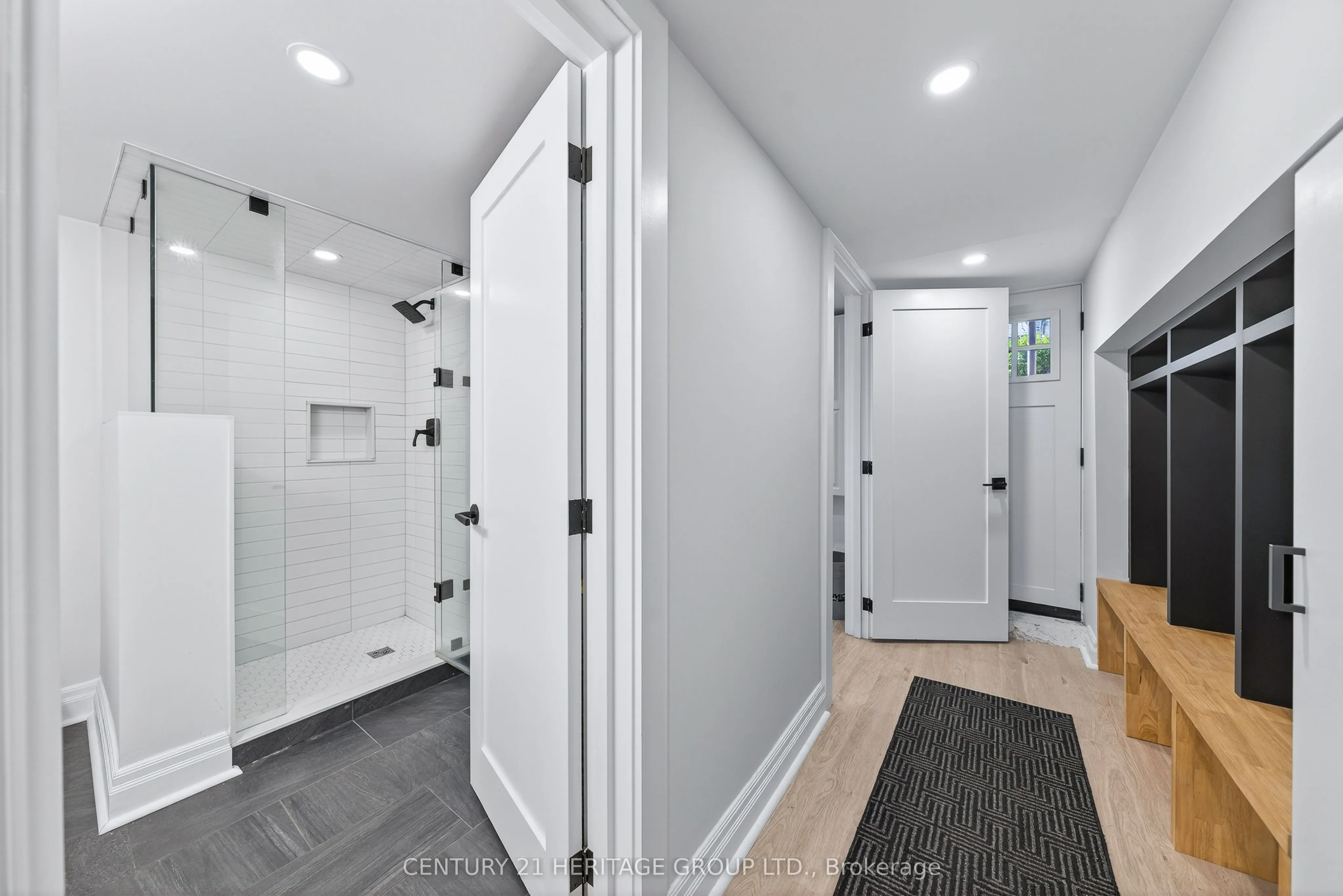 4 Orchard Park Boulevard