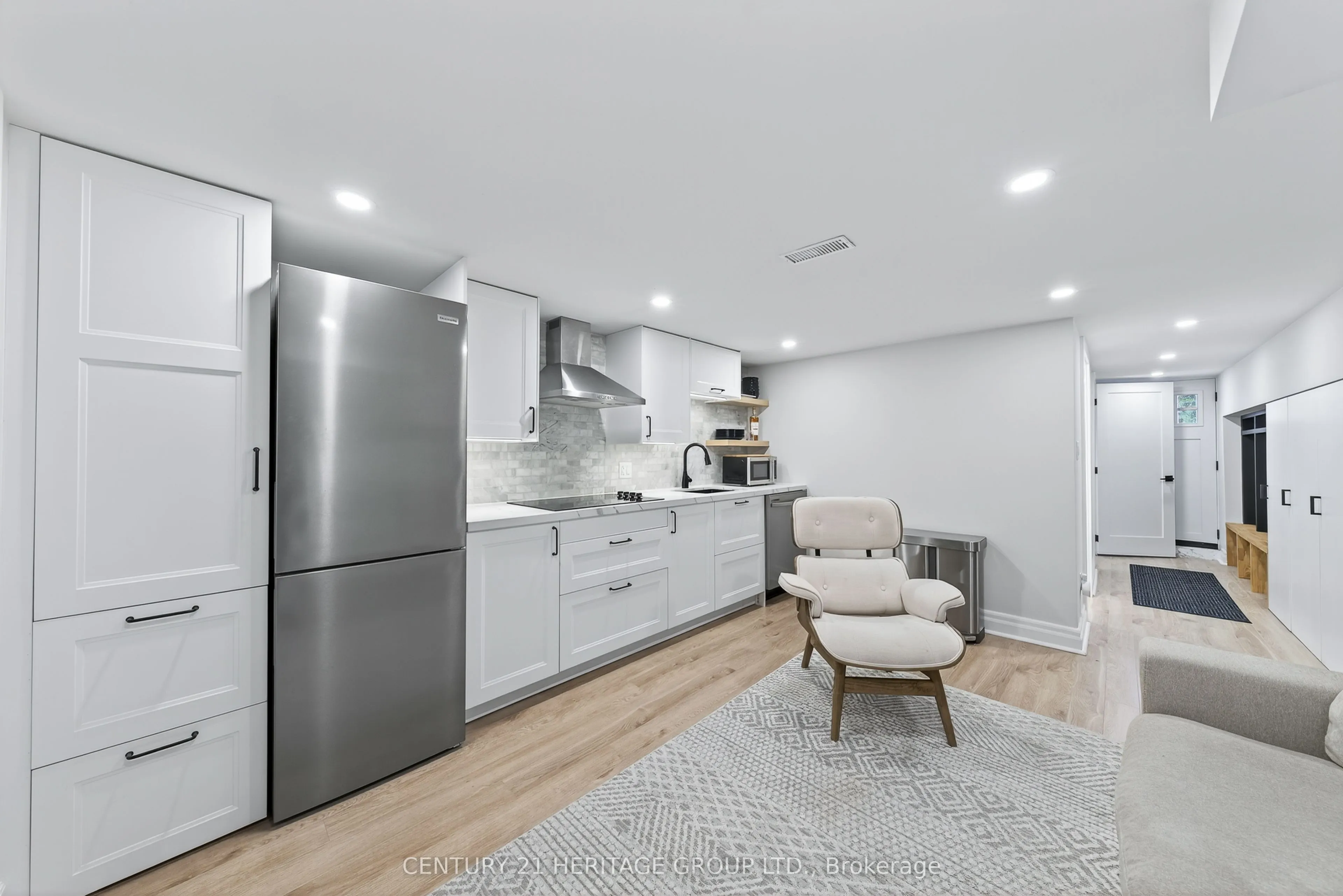 4 Orchard Park Boulevard