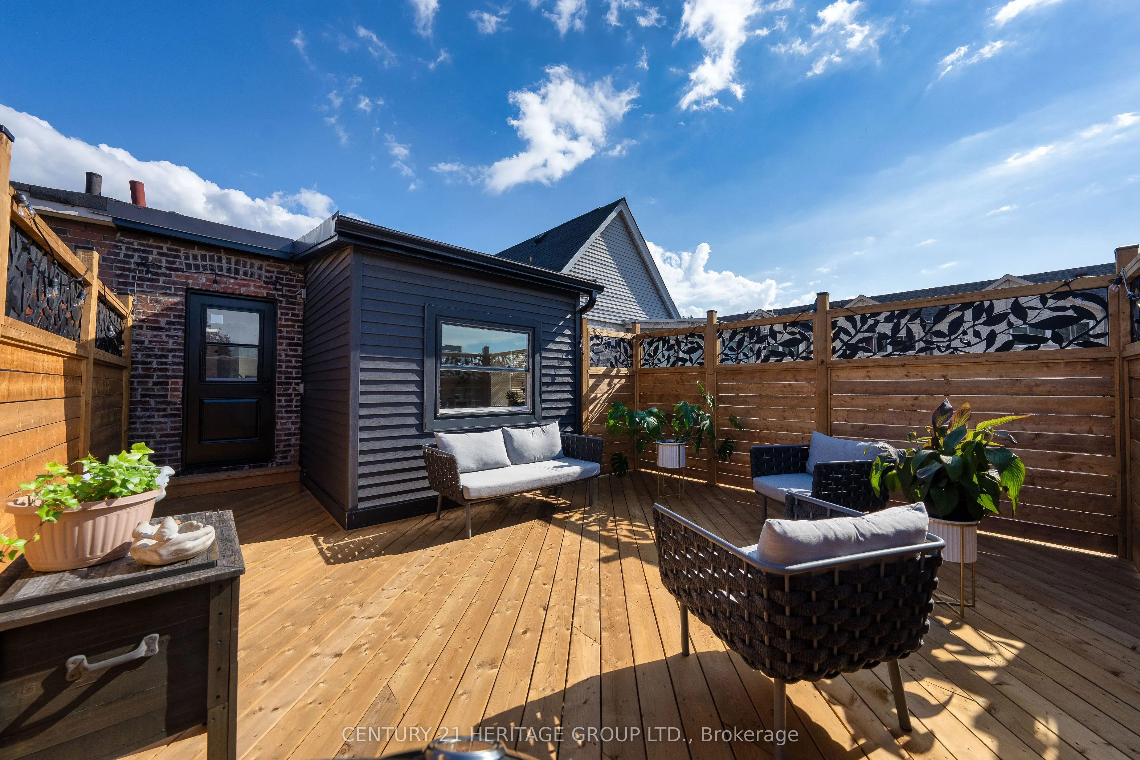4 Orchard Park Boulevard