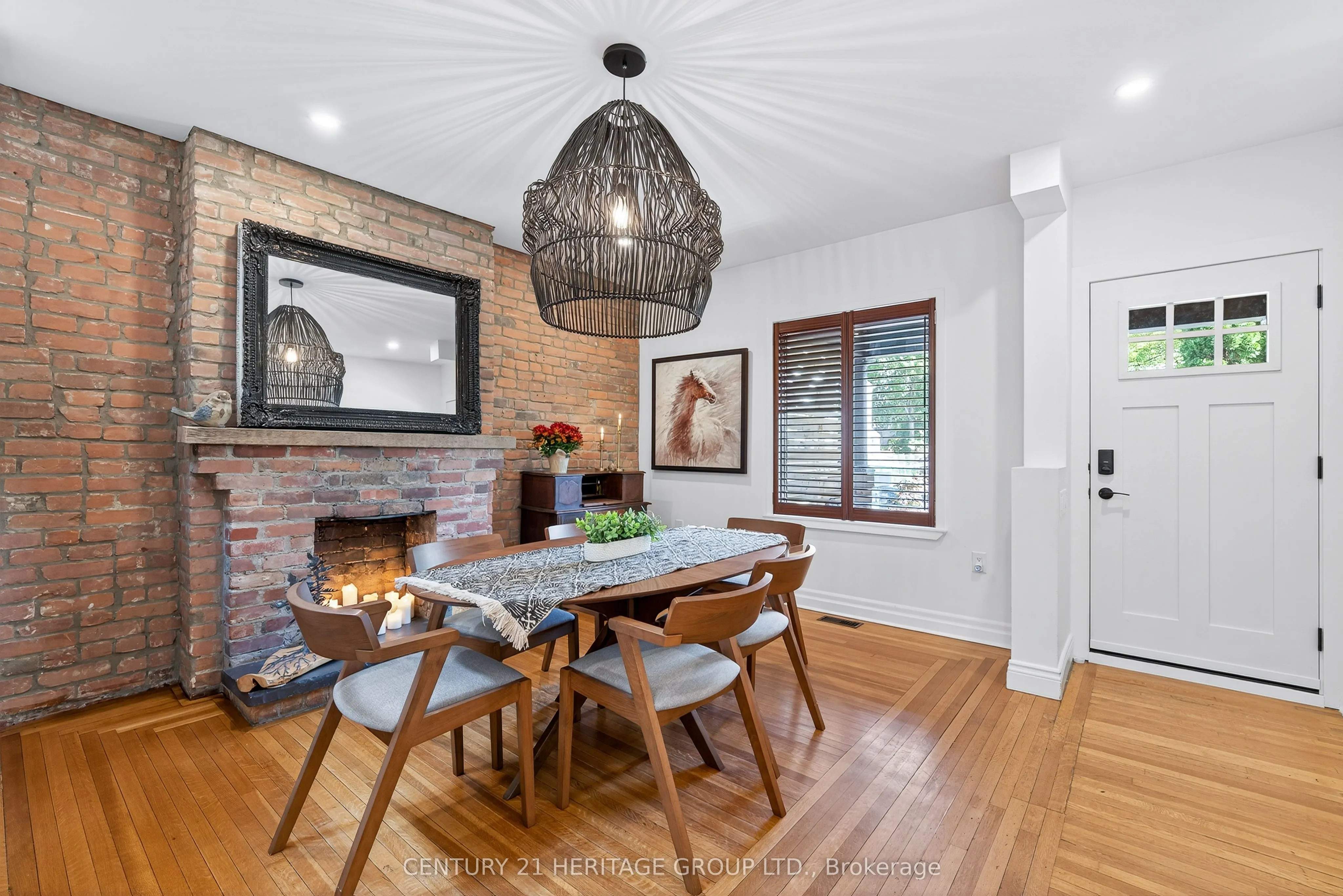 4 Orchard Park Boulevard
