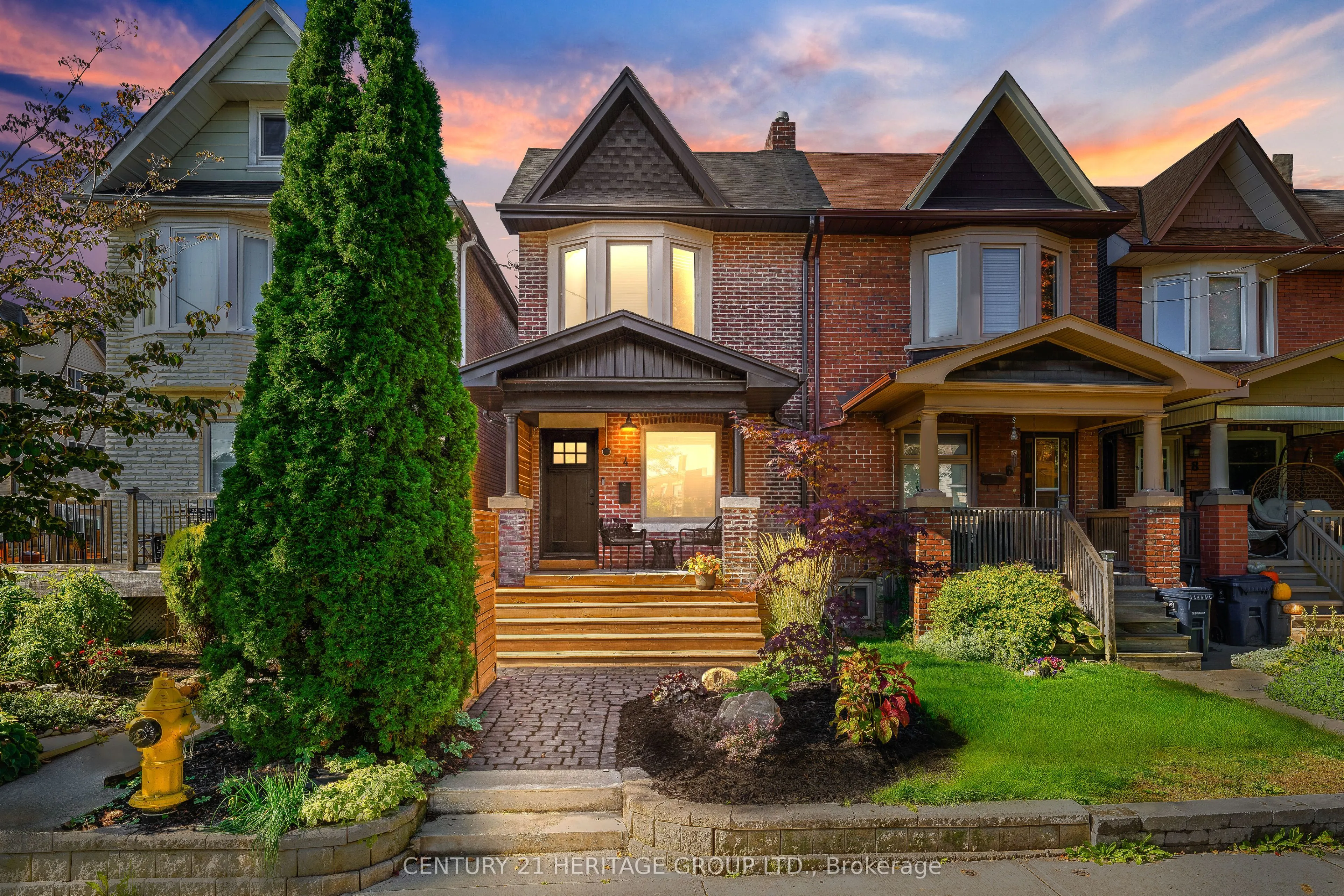 4 Orchard Park Boulevard