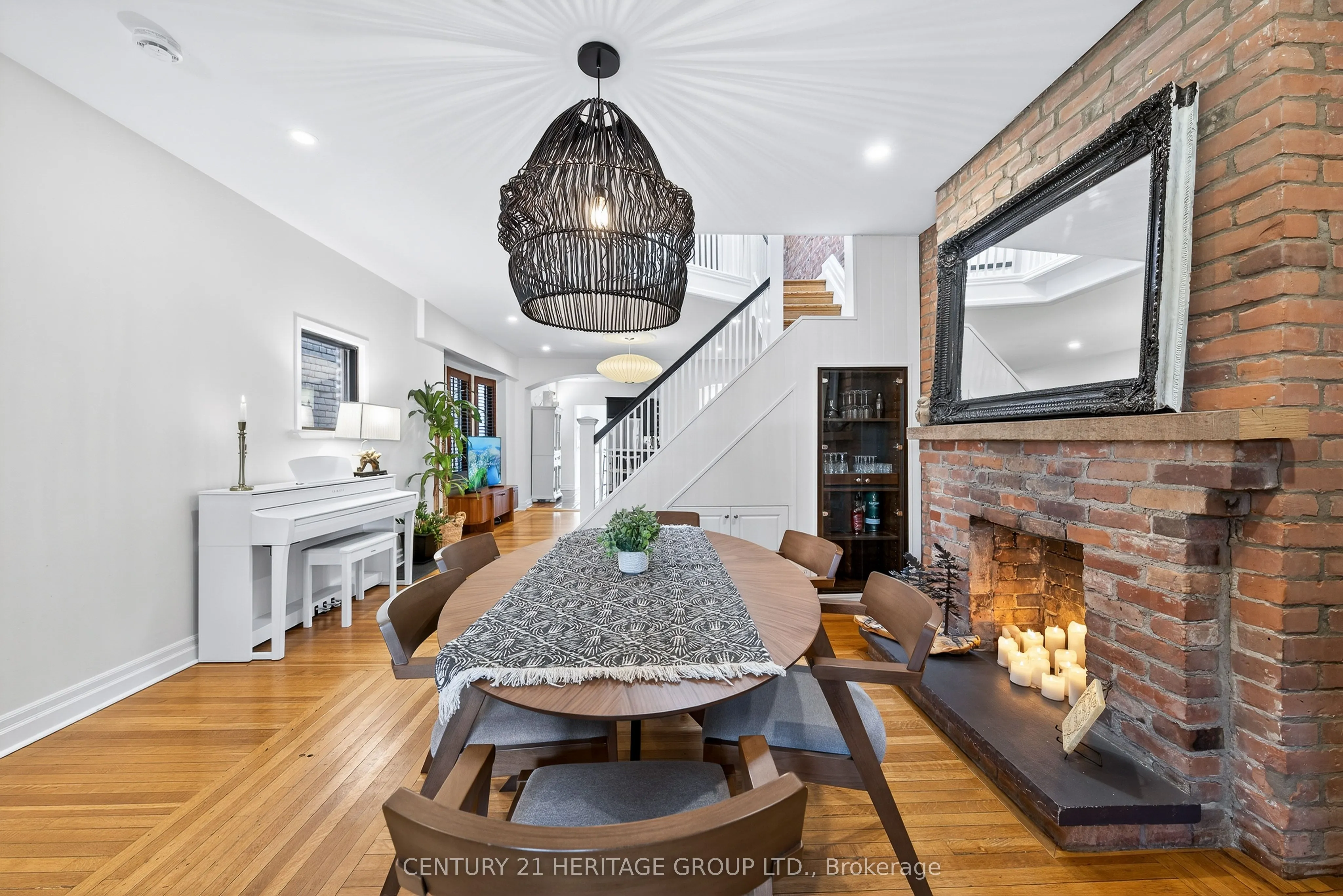 4 Orchard Park Boulevard