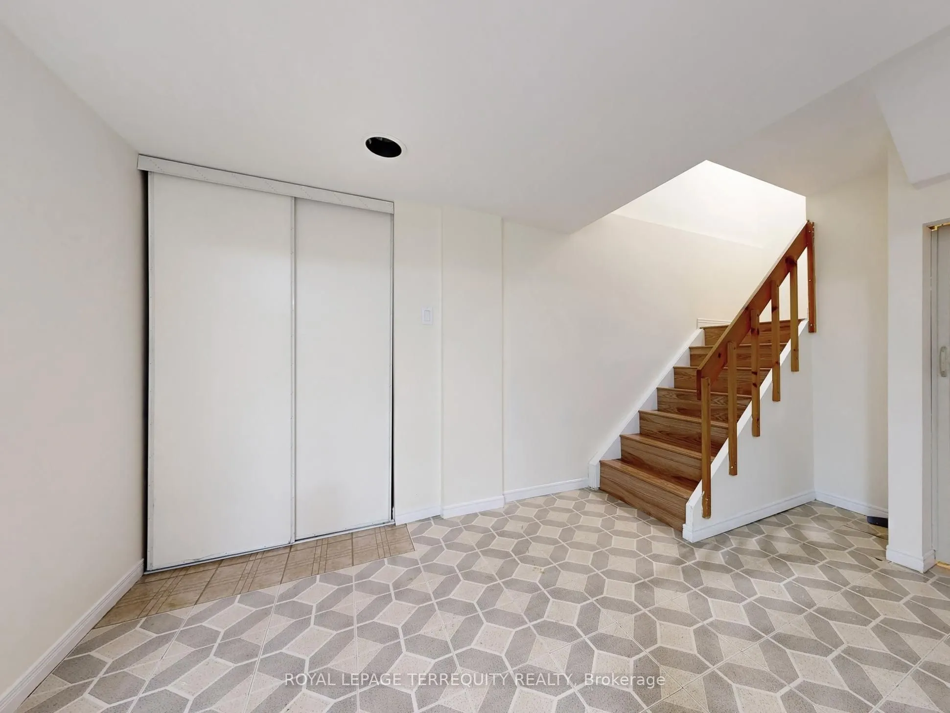 16 Audrelane Court