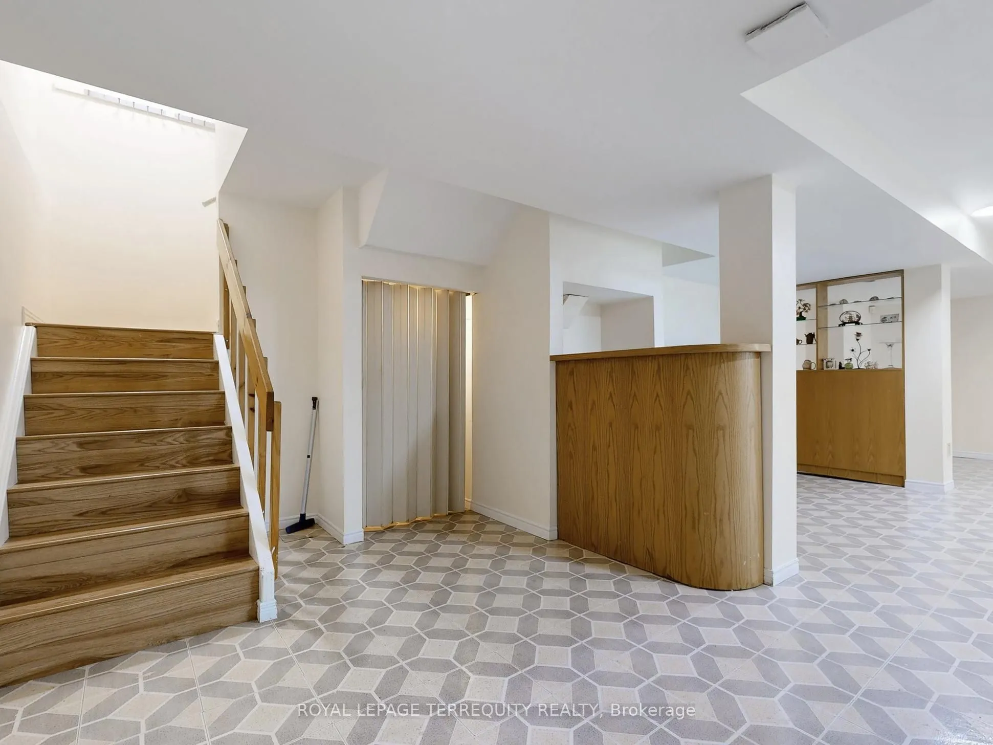 16 Audrelane Court