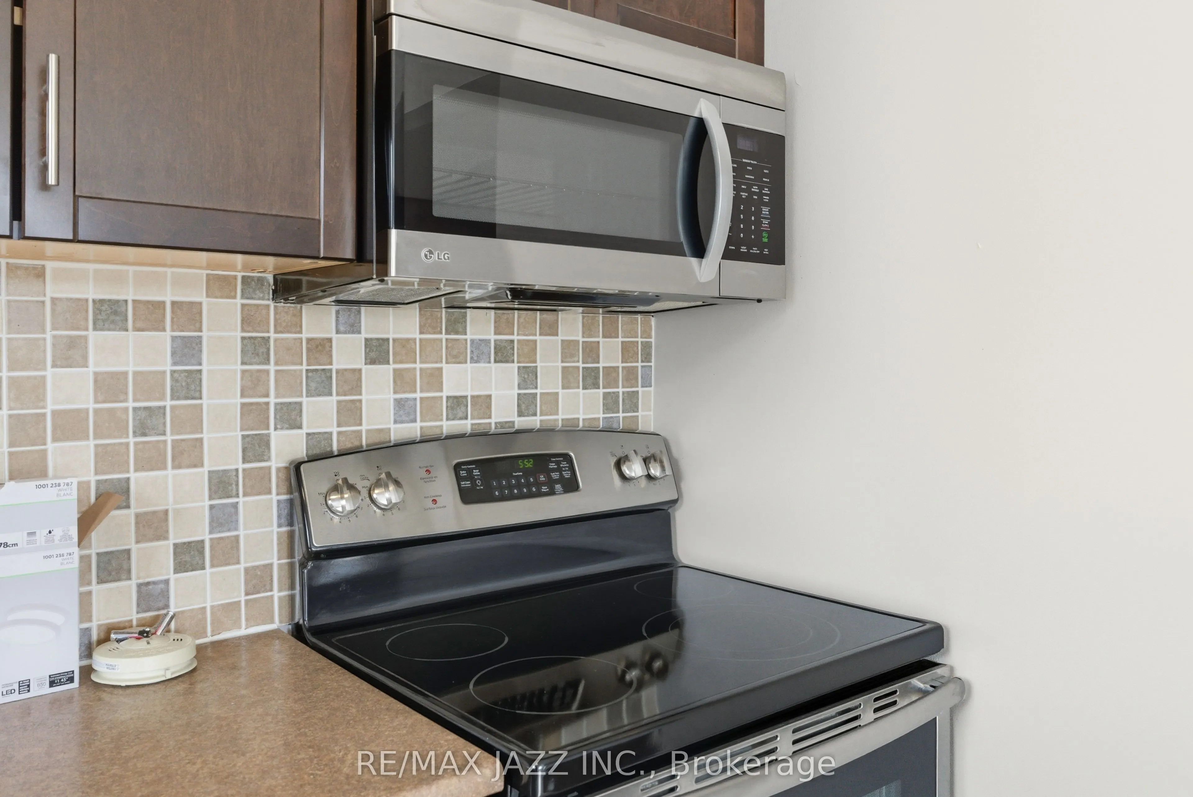 8 Oban Court, #upper level