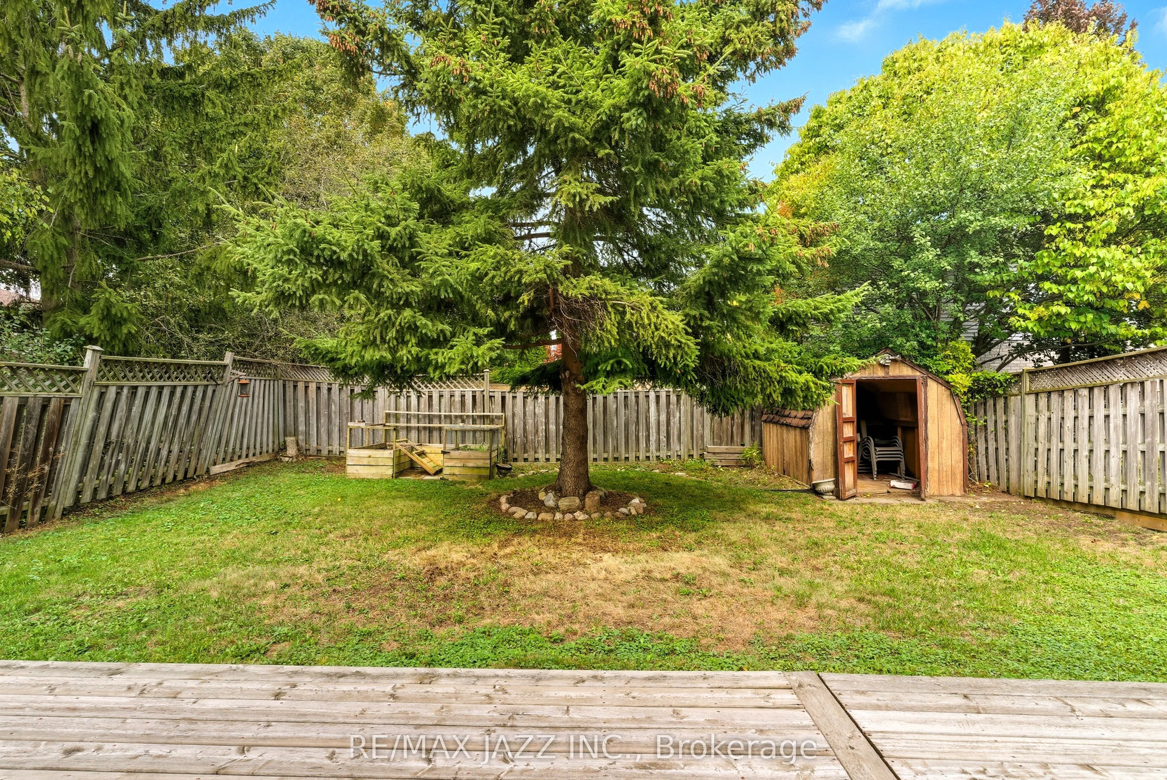 8 Oban Court, #upper level