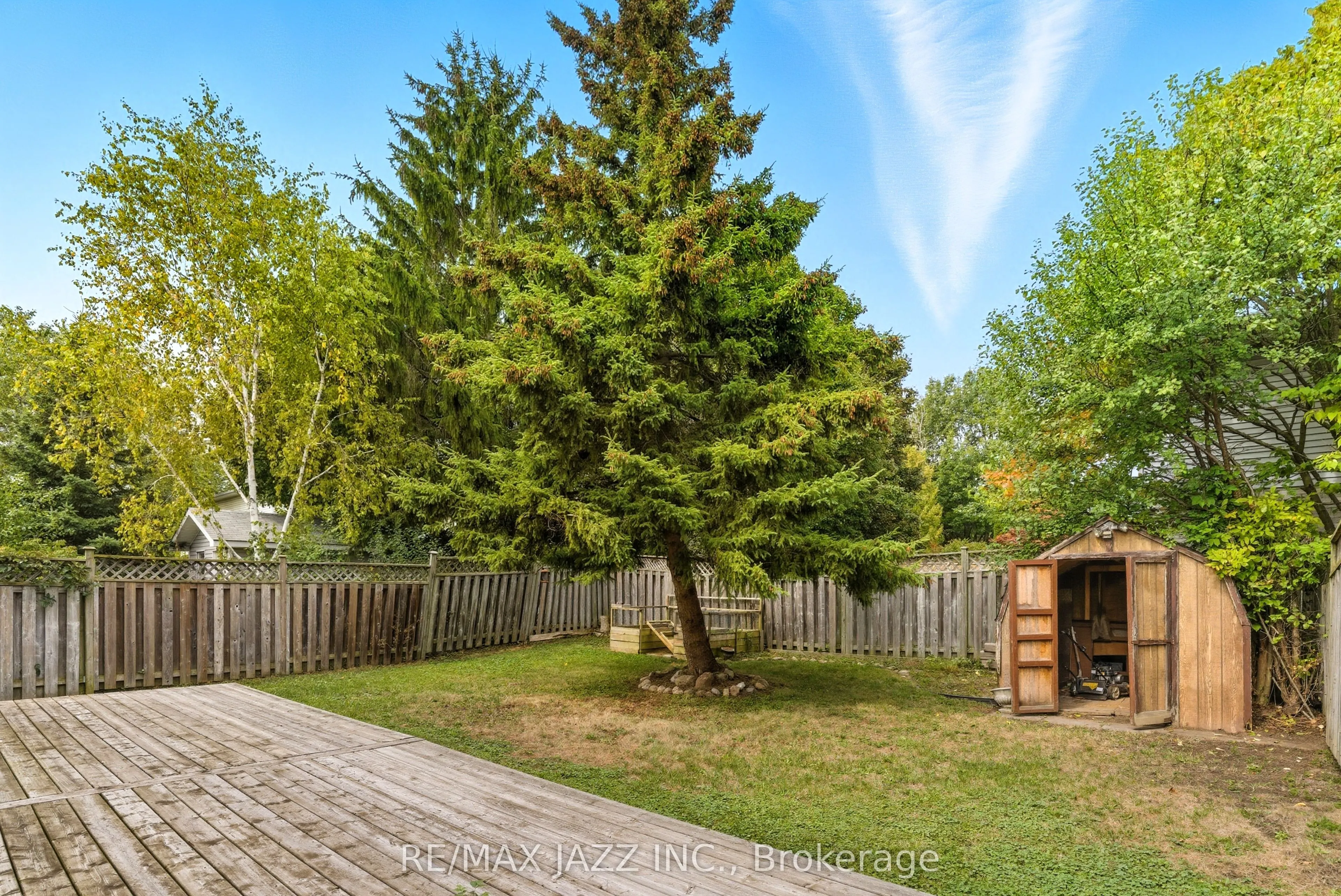 8 Oban Court, #upper level