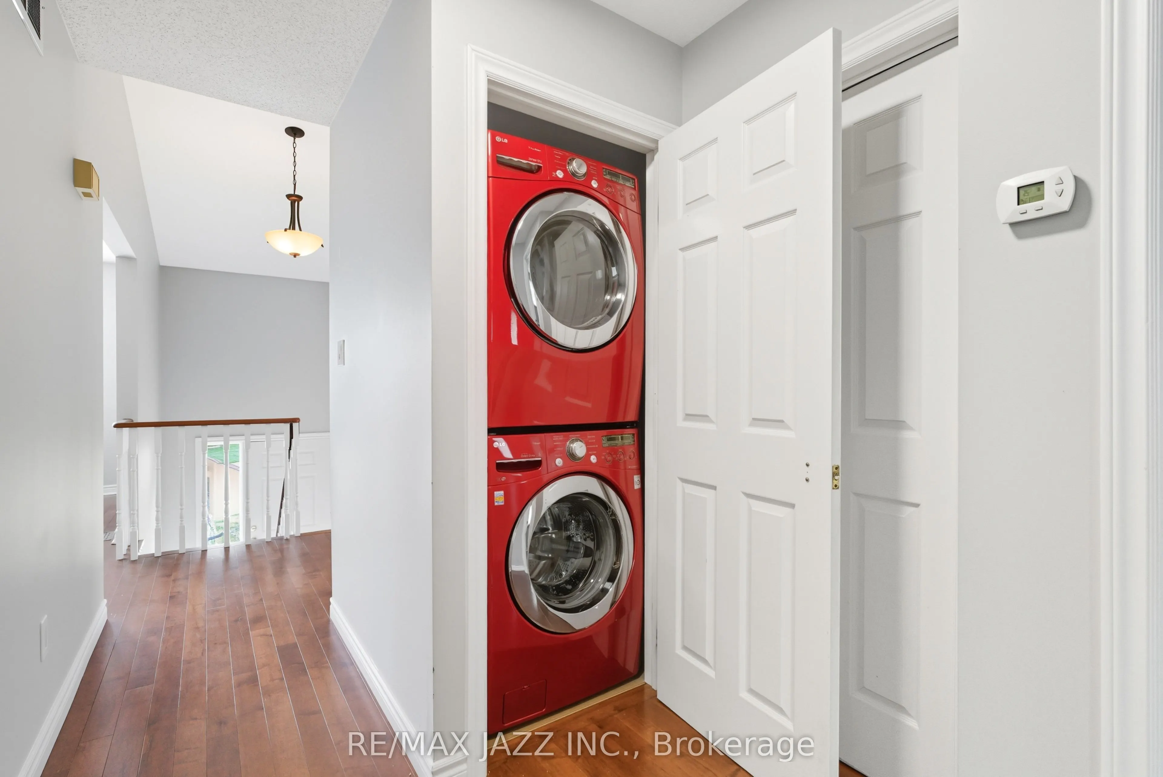 8 Oban Court, #upper level