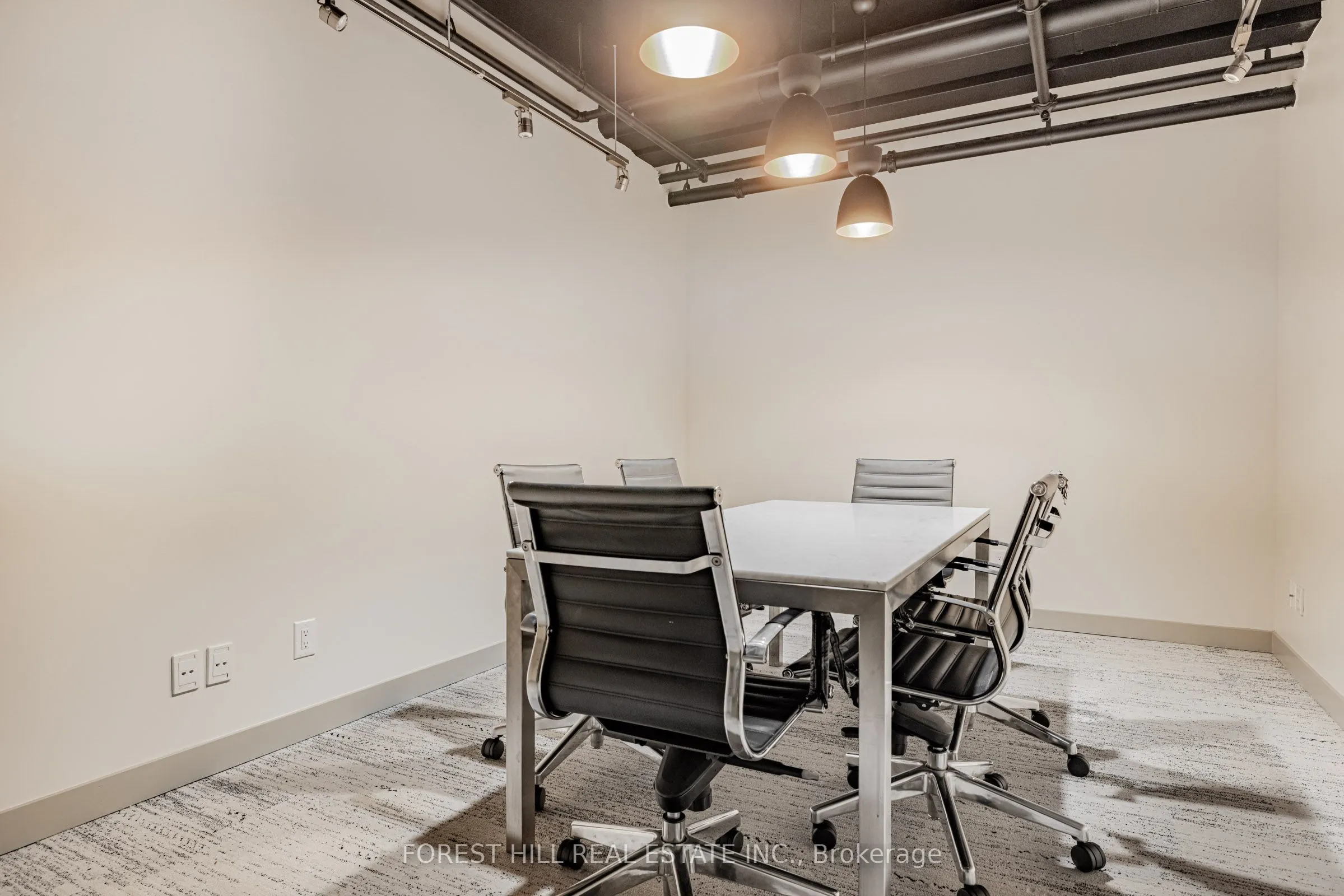 319 Carlaw Avenue, #607