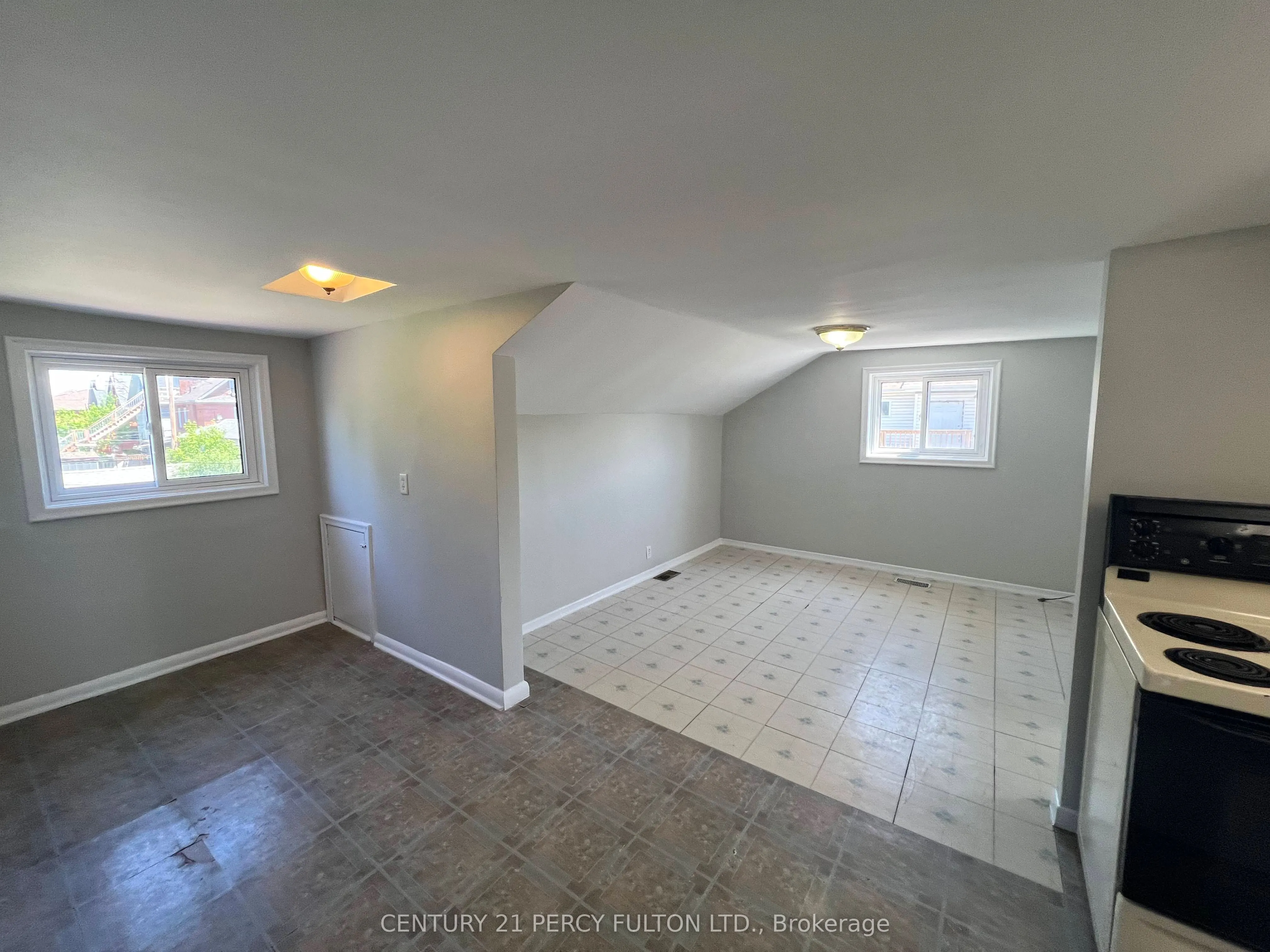 169 Mary Street N, #2
