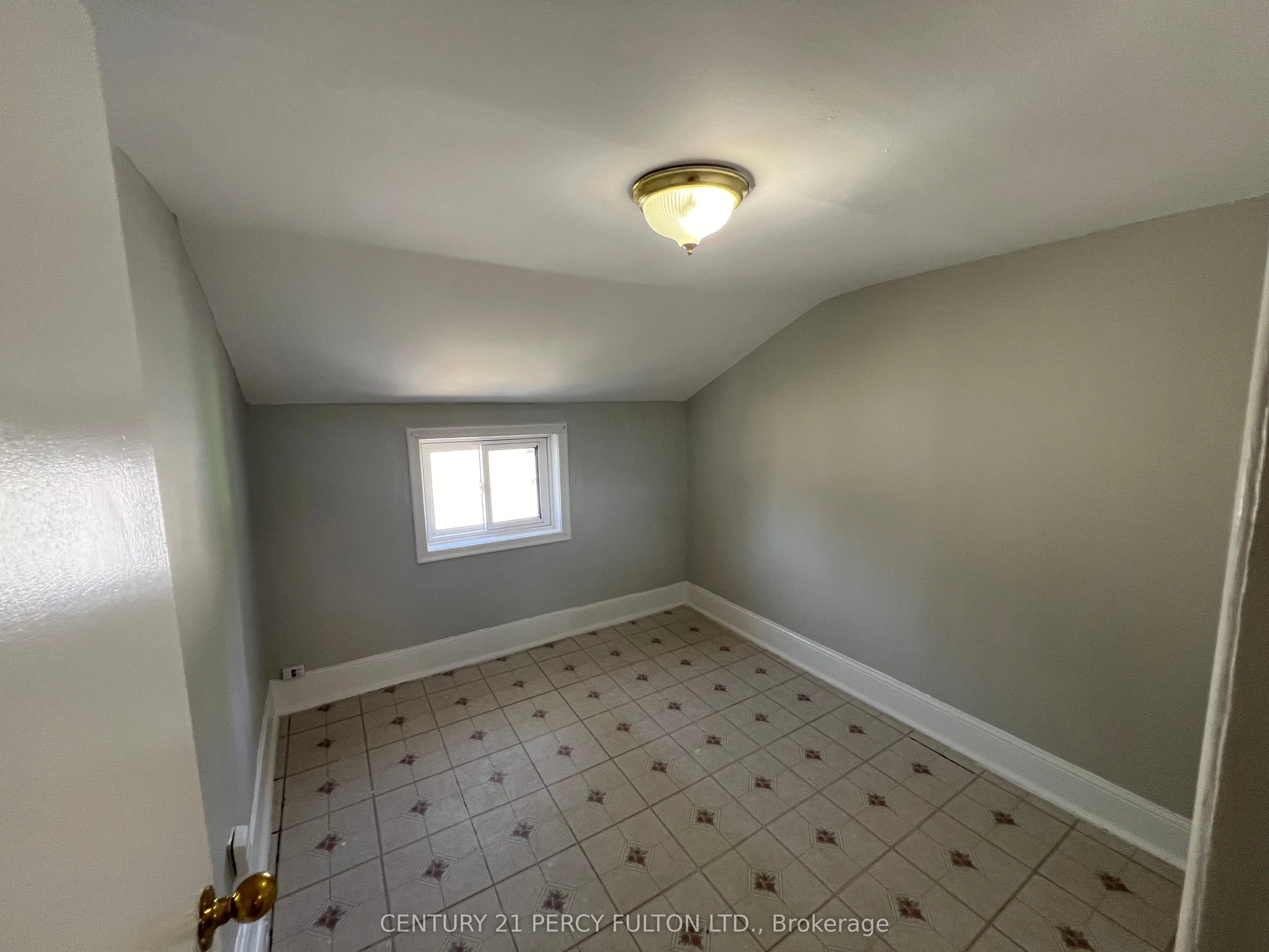 169 Mary Street N, #2