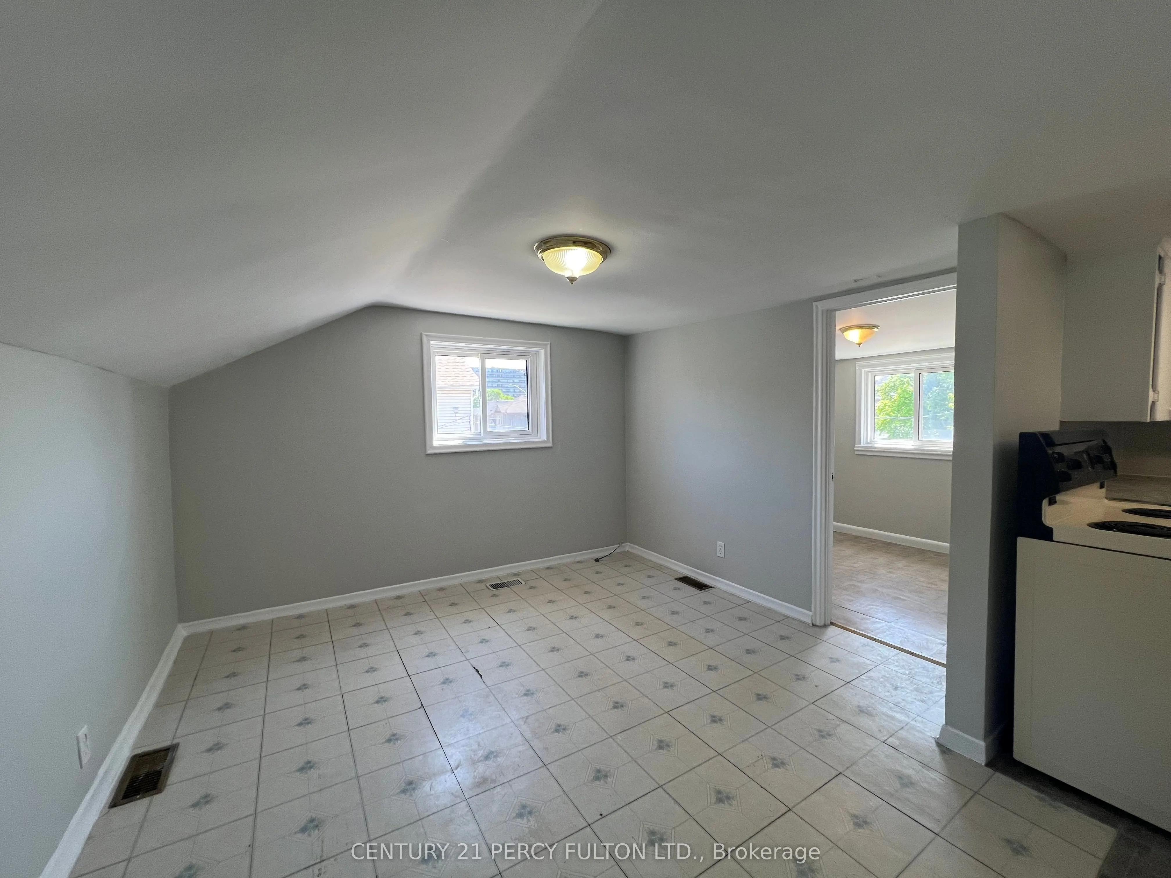 169 Mary Street N, #2