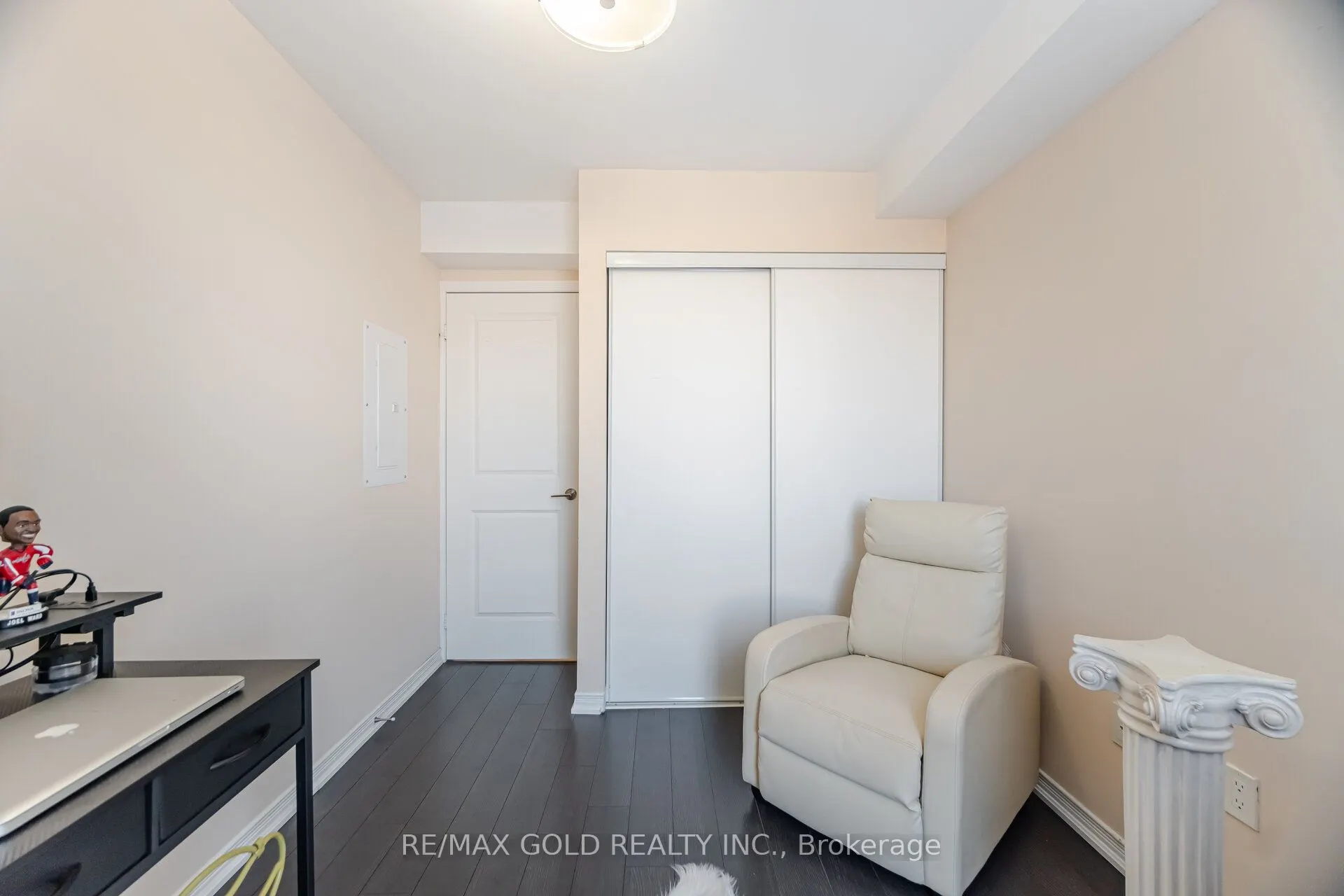 80 Orchid Place, #317