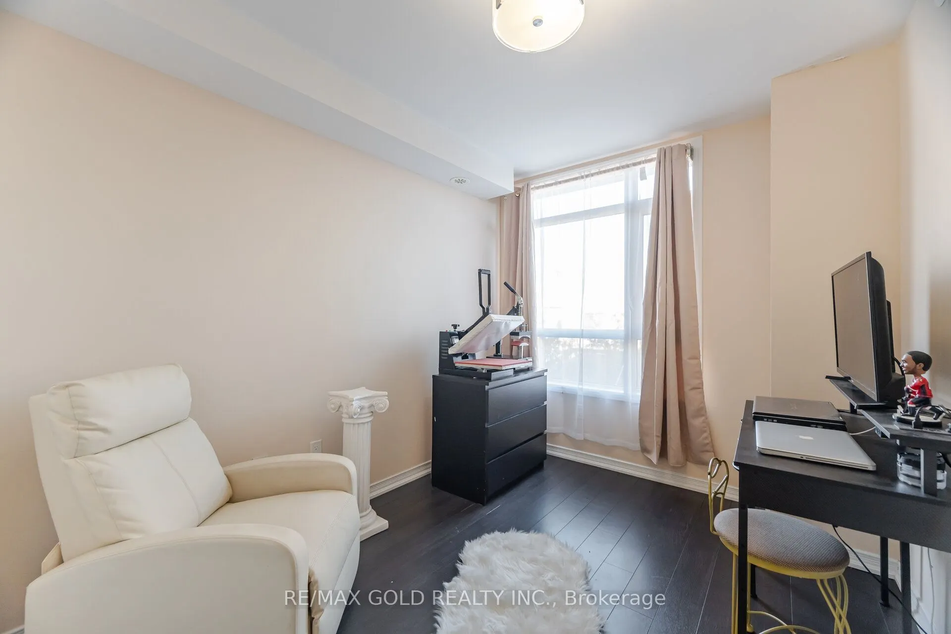80 Orchid Place, #317