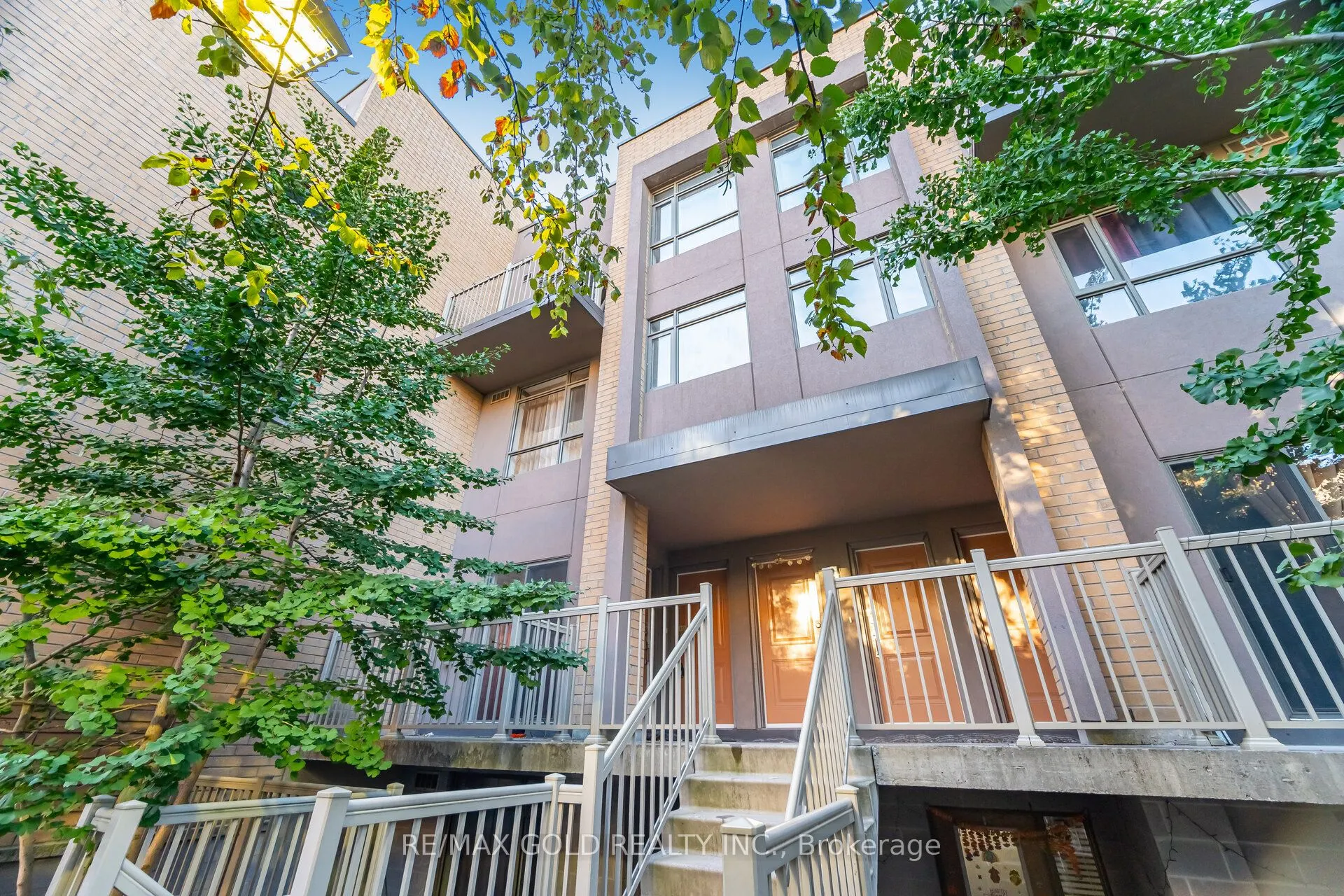80 Orchid Place, #317