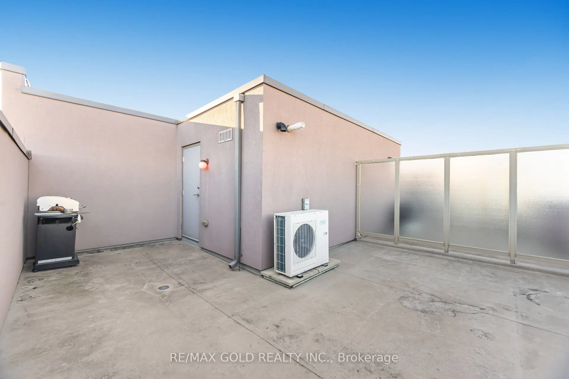 80 Orchid Place, #317