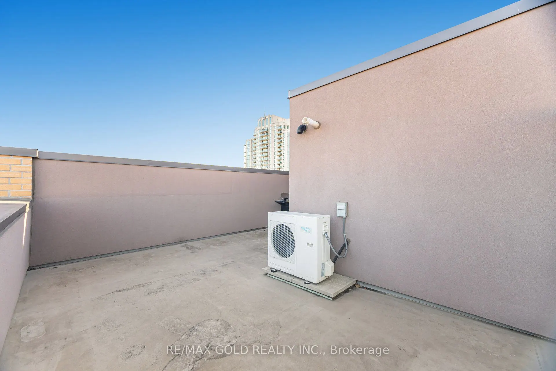 80 Orchid Place, #317