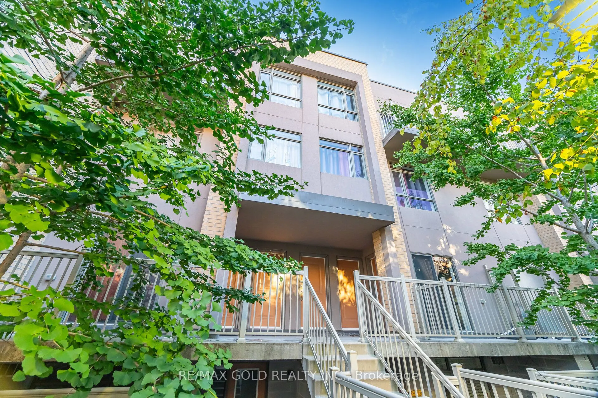 80 Orchid Place, #317