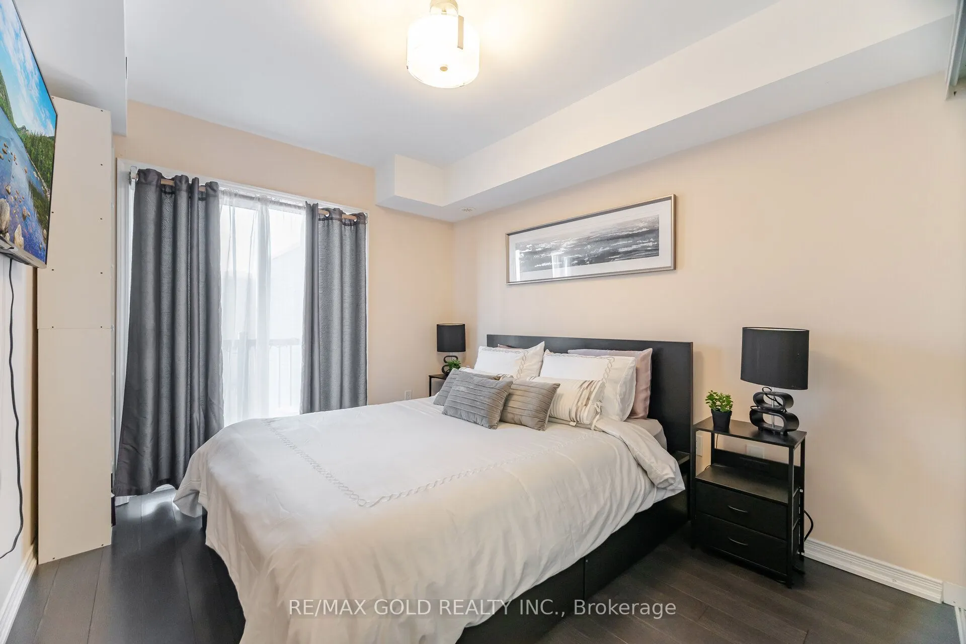 80 Orchid Place, #317