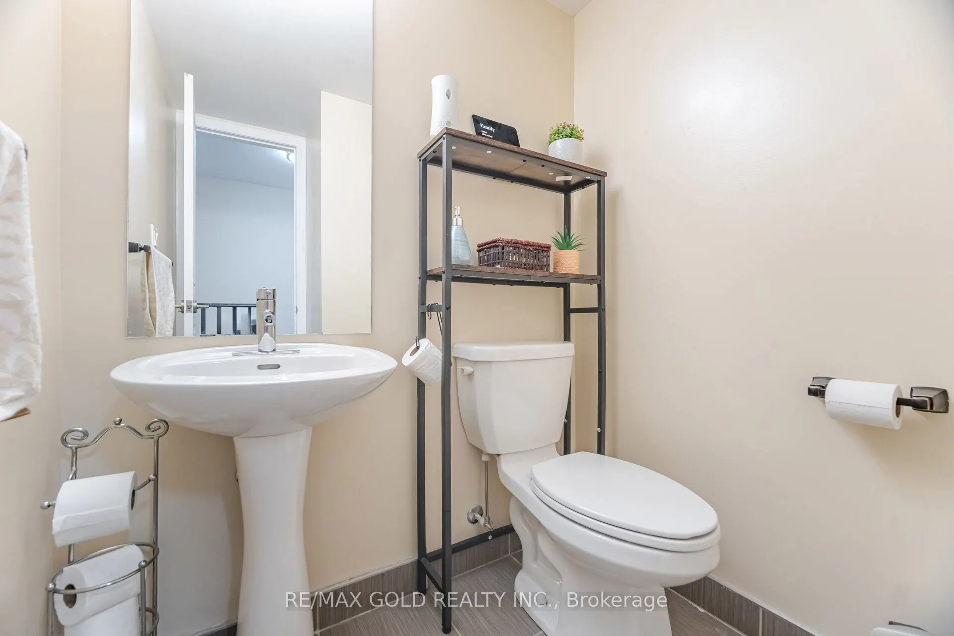 80 Orchid Place, #317