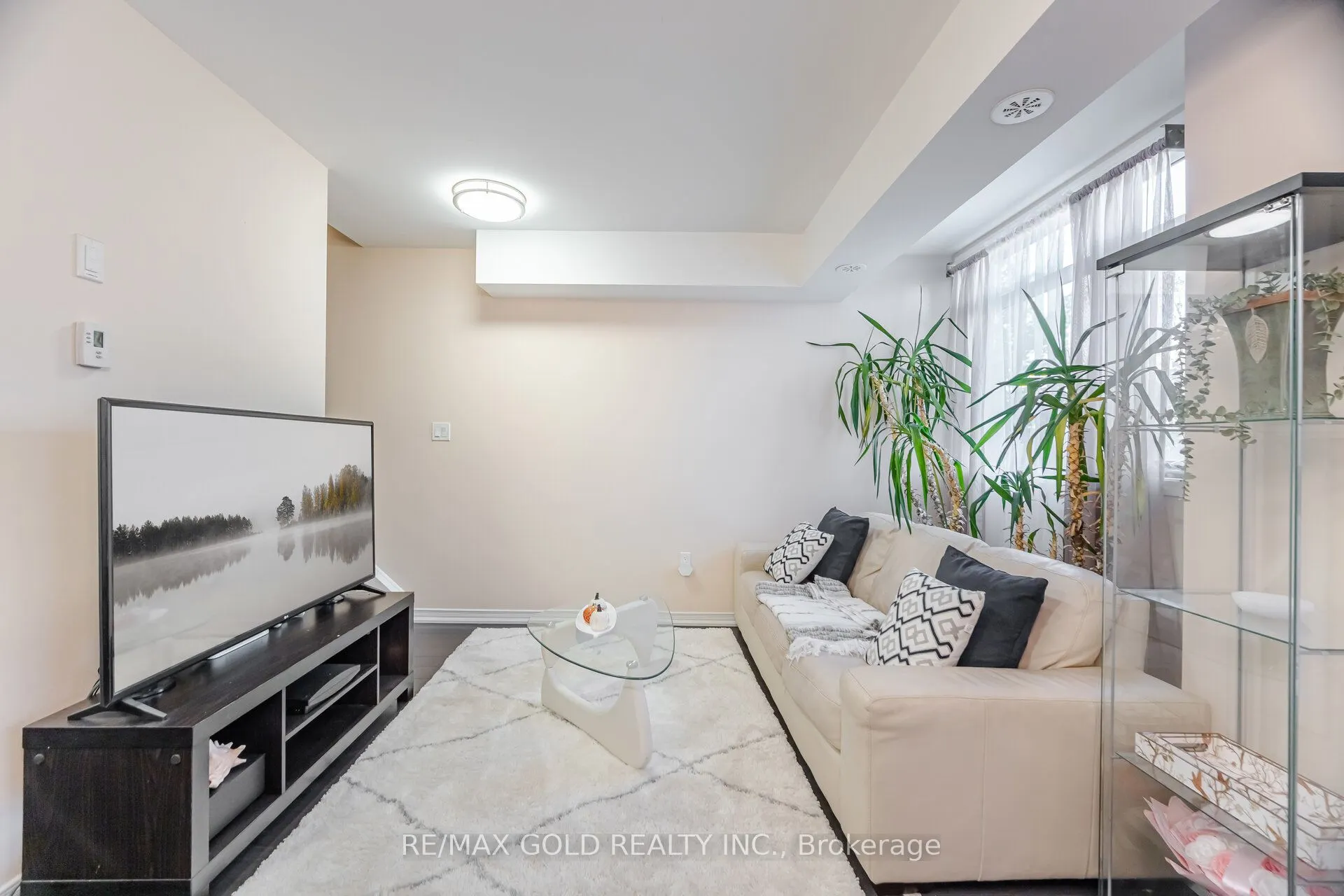 80 Orchid Place, #317