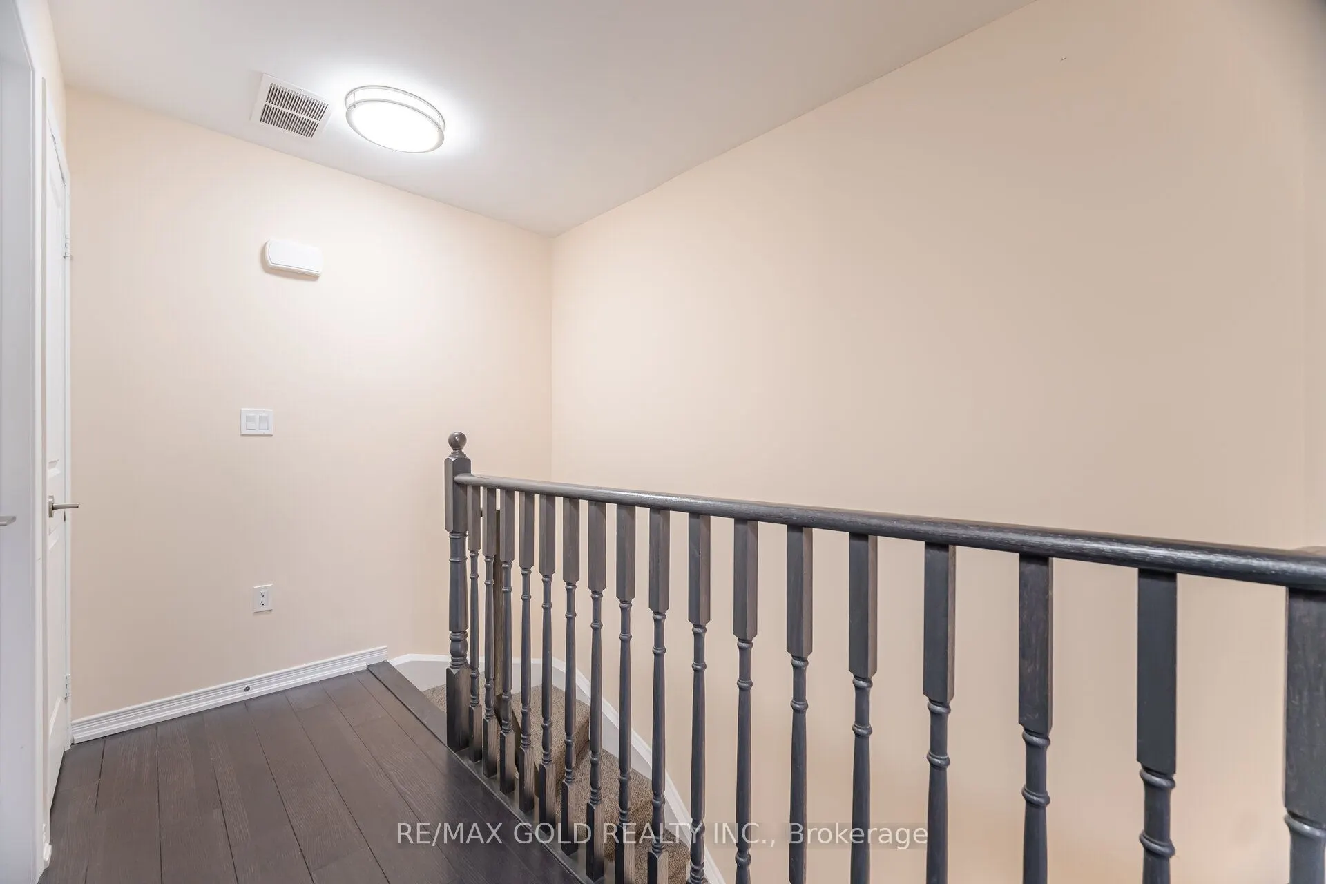 80 Orchid Place, #317