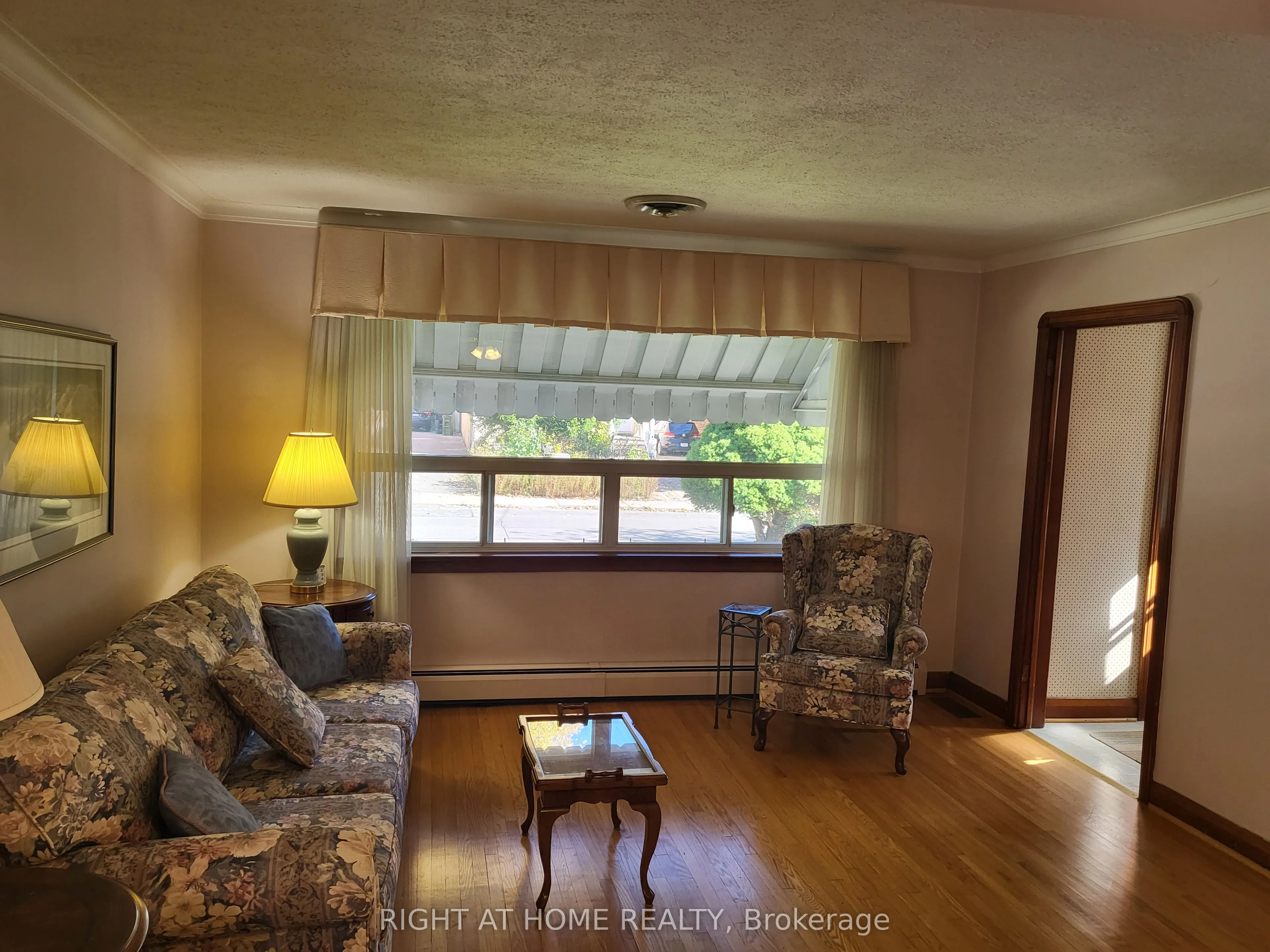 82 Cedarcrest Boulevard