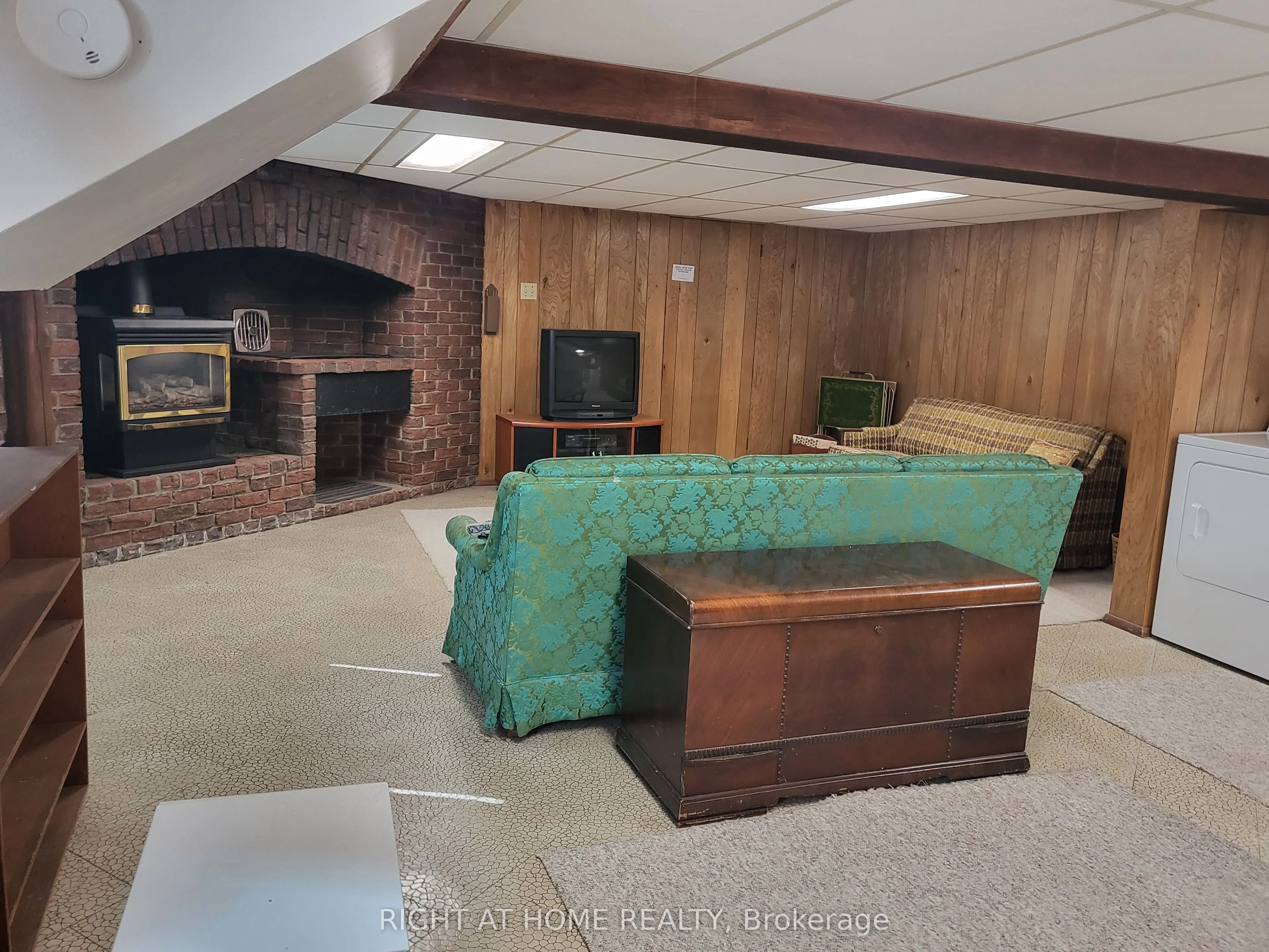 82 Cedarcrest Boulevard