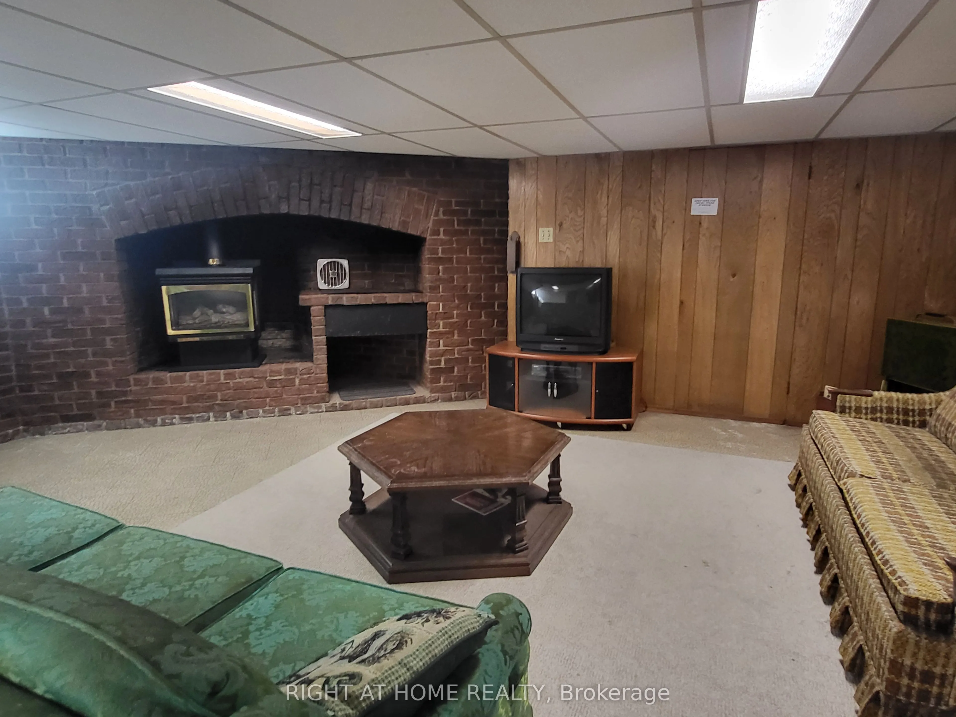 82 Cedarcrest Boulevard