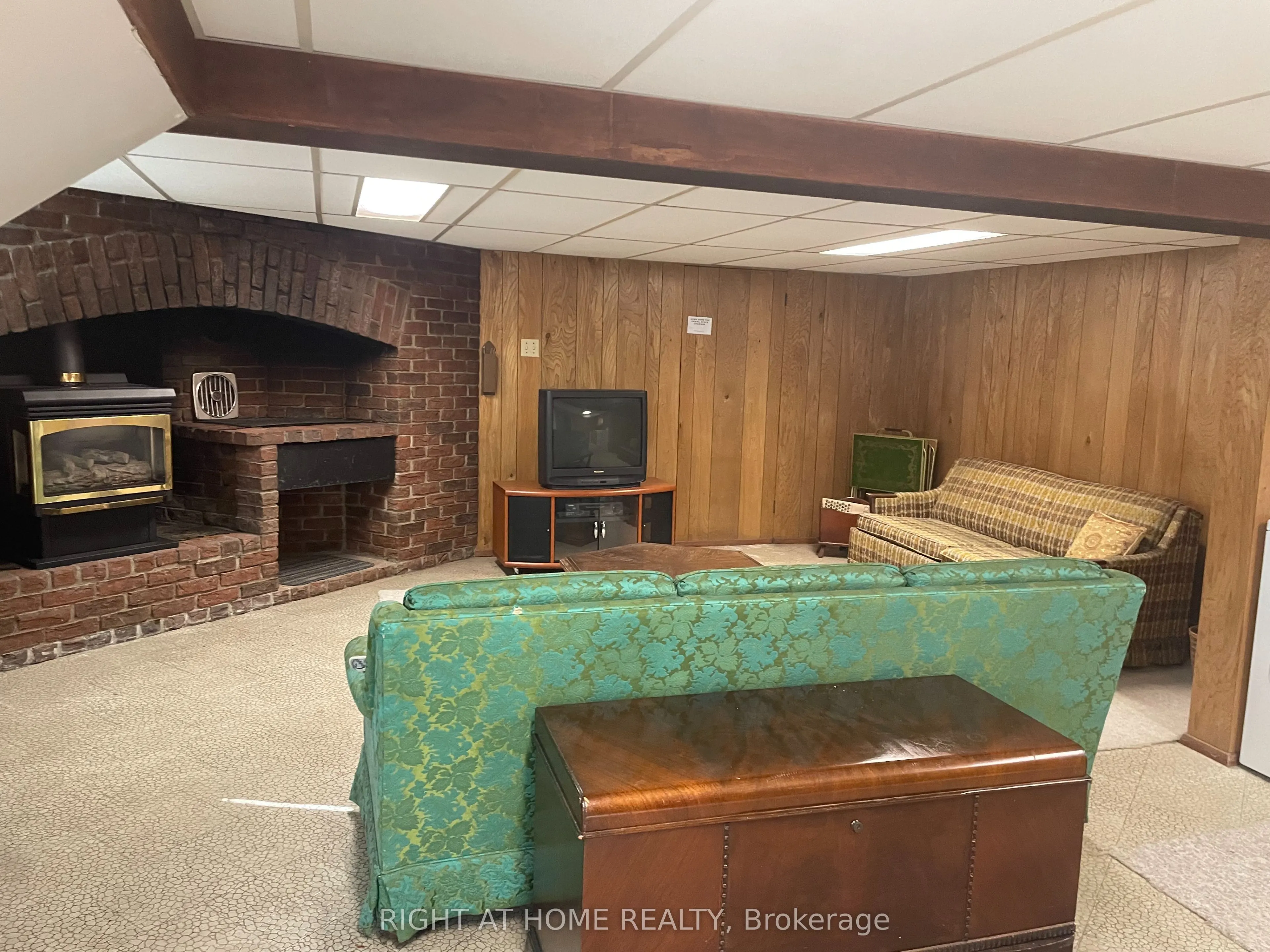 82 Cedarcrest Boulevard