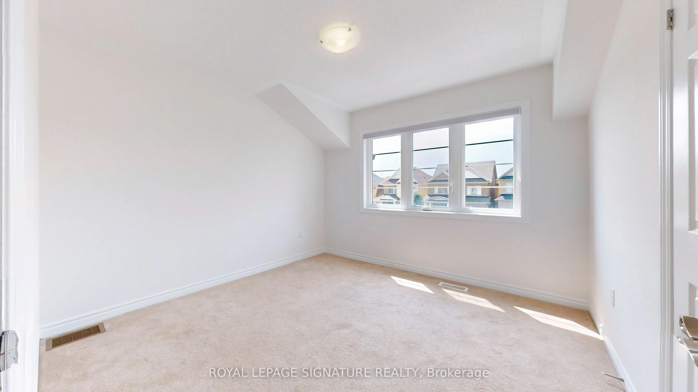 2592 Stallion Drive, #Upper
