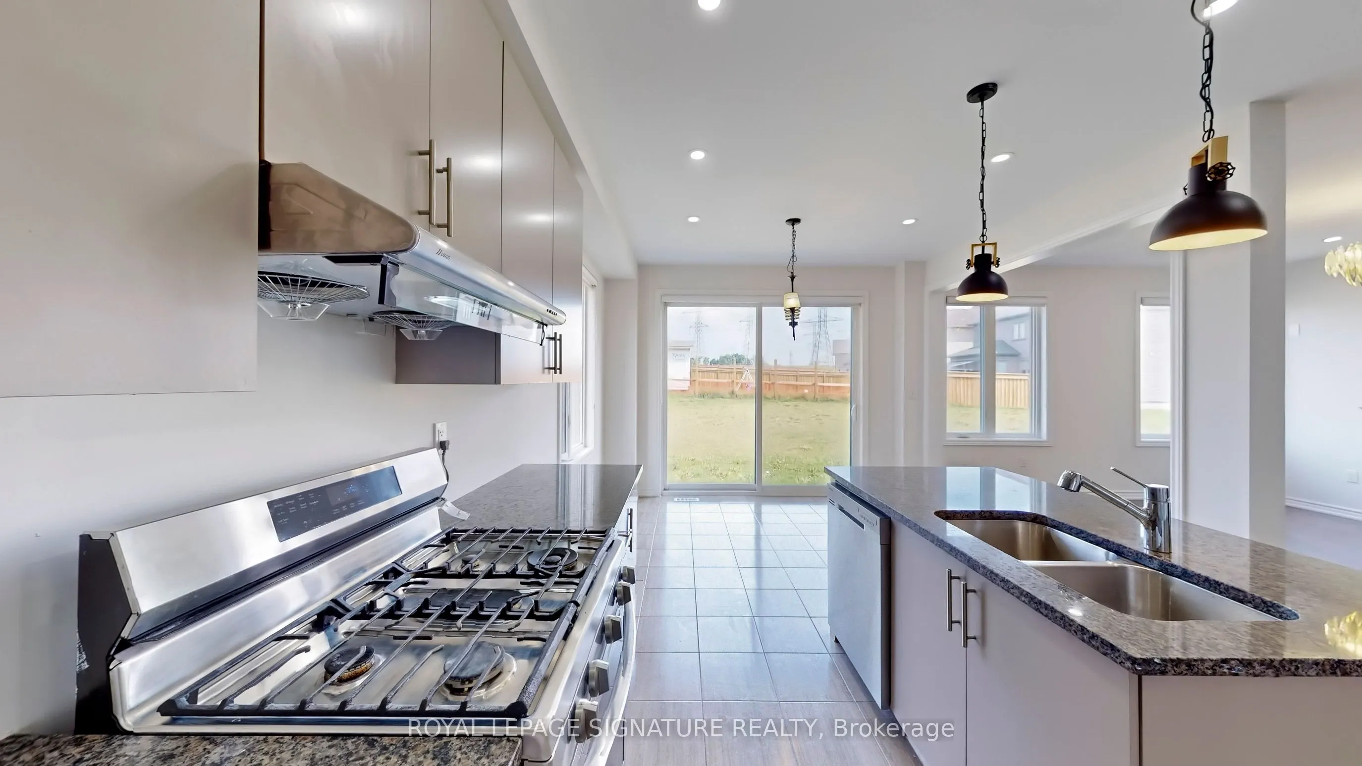 2592 Stallion Drive, #Upper