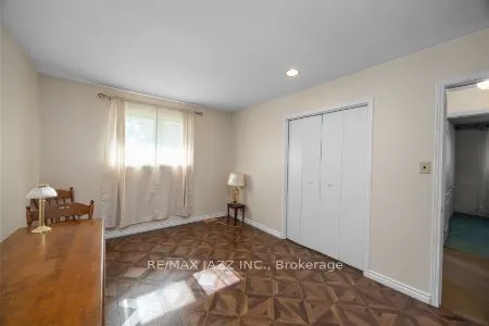 389 Carnaby Court
